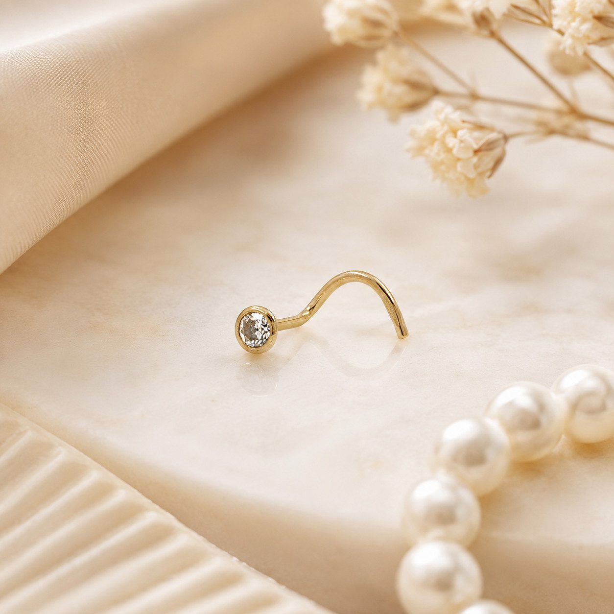 unbespielt Nasenpiercing Nasenstecker 2,5 mm Zirkonia rund 375 Gold 9 Karat Gelbgold Spirale, Goldschmuck für Damen und Herren