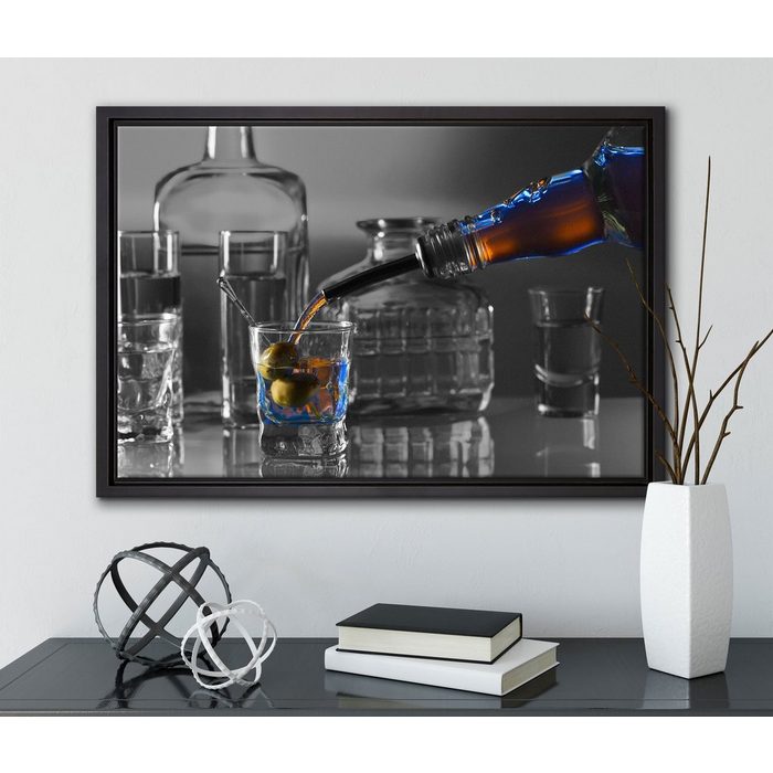 Pixxprint Leinwandbild Alkohol Shots mit Oliven Wanddekoration (1 St) Leinwandbild fertig bespannt in einem Schattenfugen-Bilderrahmen gefasst inkl. Zackenaufhänger