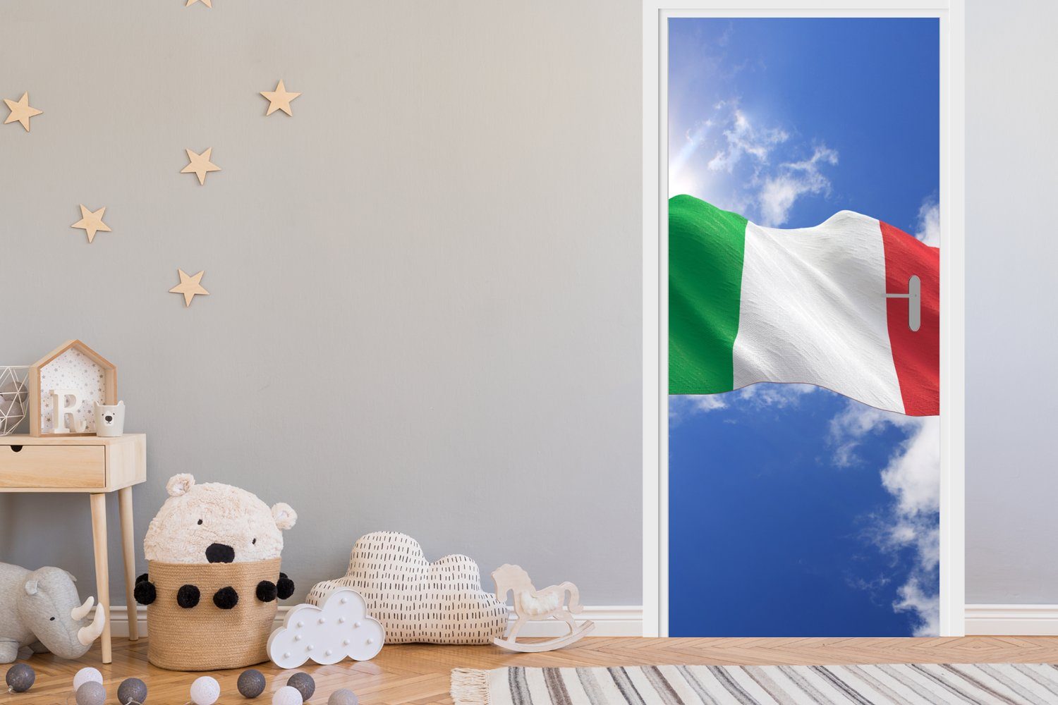 Matt, Fototapete bedruckt, Türaufkleber, (1 Türtapete Die Flagge 75x205 Tür, cm Himmel, weht Italiens MuchoWow am für St),