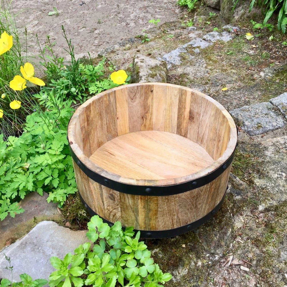 Antikas Gartenpflege-Set Halbes Holzfass mit Eisenring - Kübel -  Pflanzkübel Holz Fass