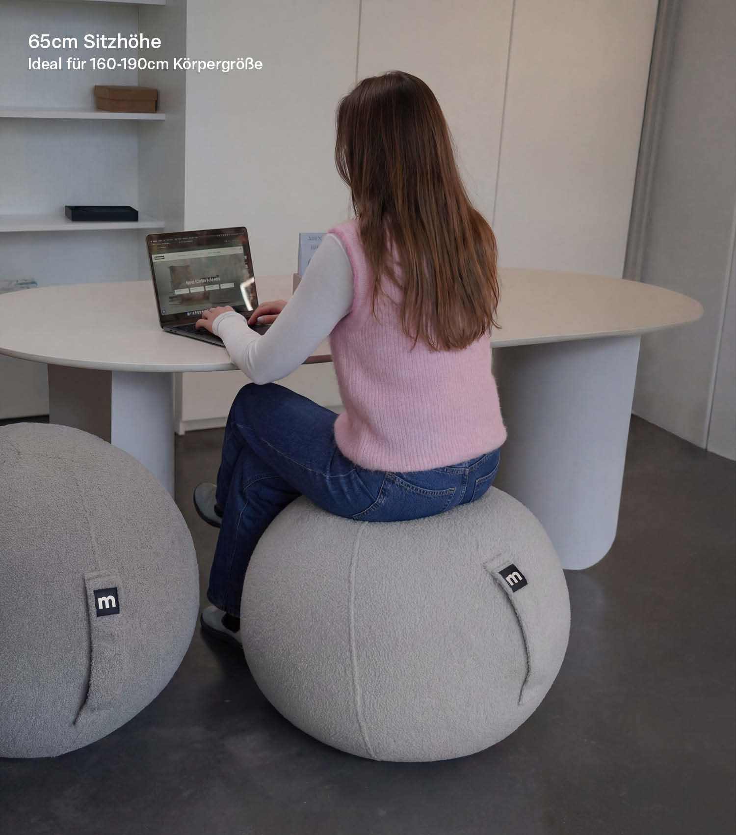 mokebo Sitzball Der Runde (mit Stoffbezug), Made in Germany, ergonomischer Hocker, Büro, Homeoffice in Grau