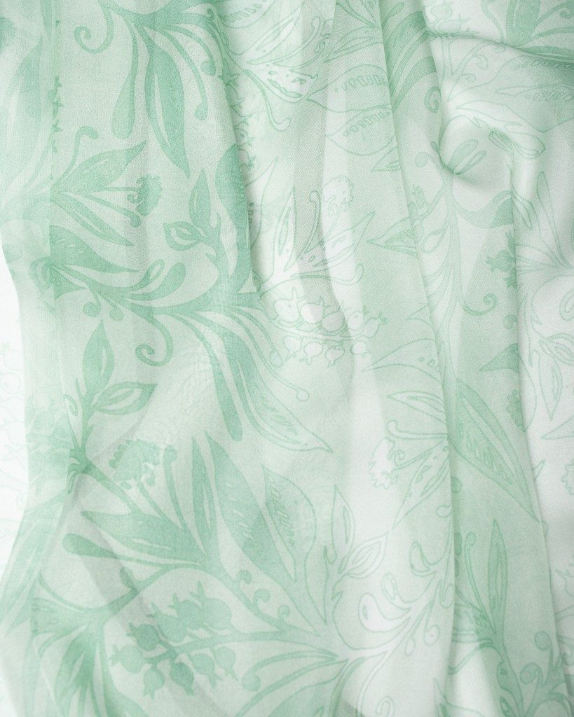 MayTree Seidenschal Seidenchiffon zarte Blumen70 x 180 cm, (Stück), Seidentuch 100% Seide, zart und durchsichtig – Bild 5 von 5