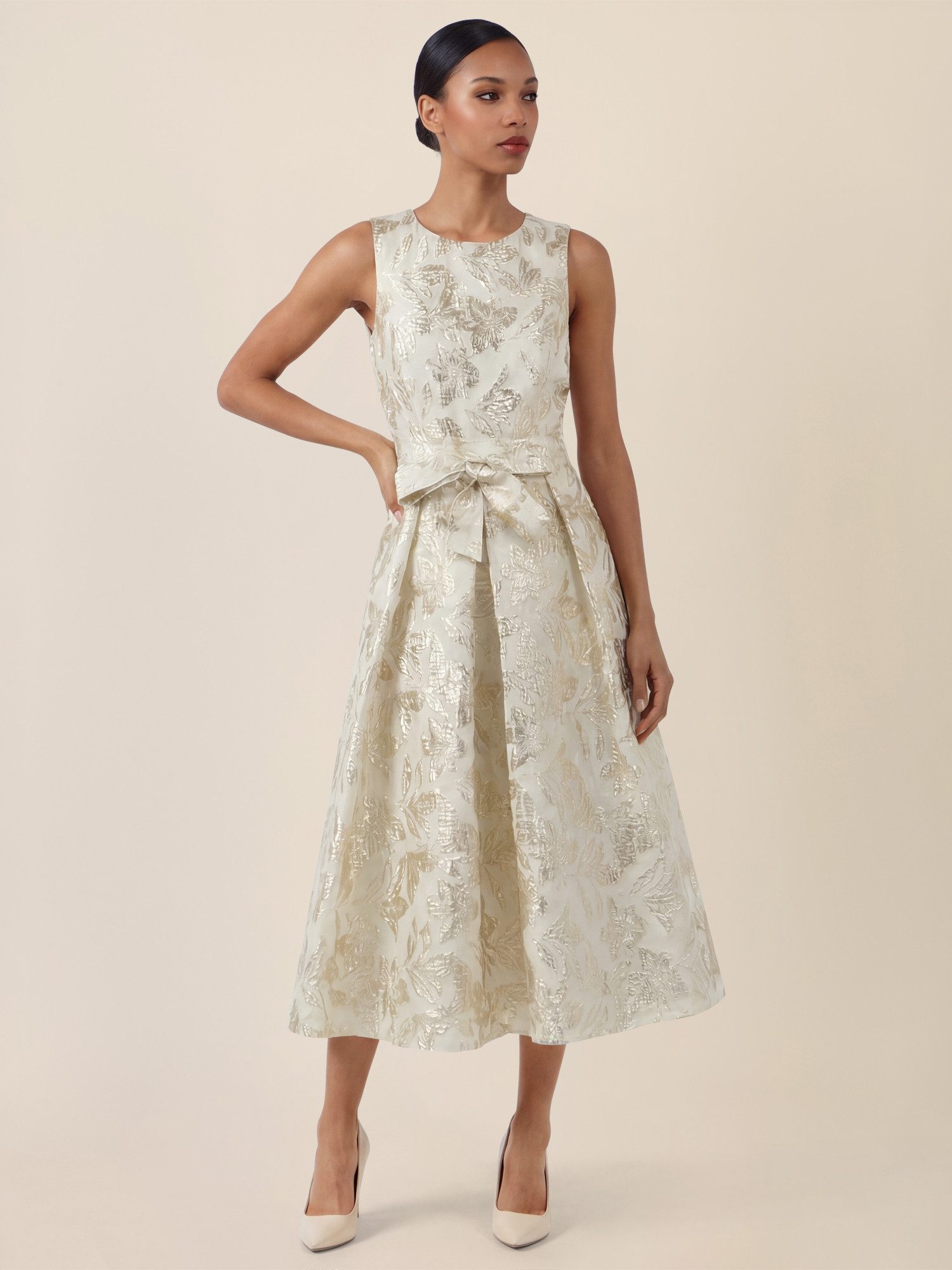 Apart Brautkleid mit schimmerndem Strukturmuster