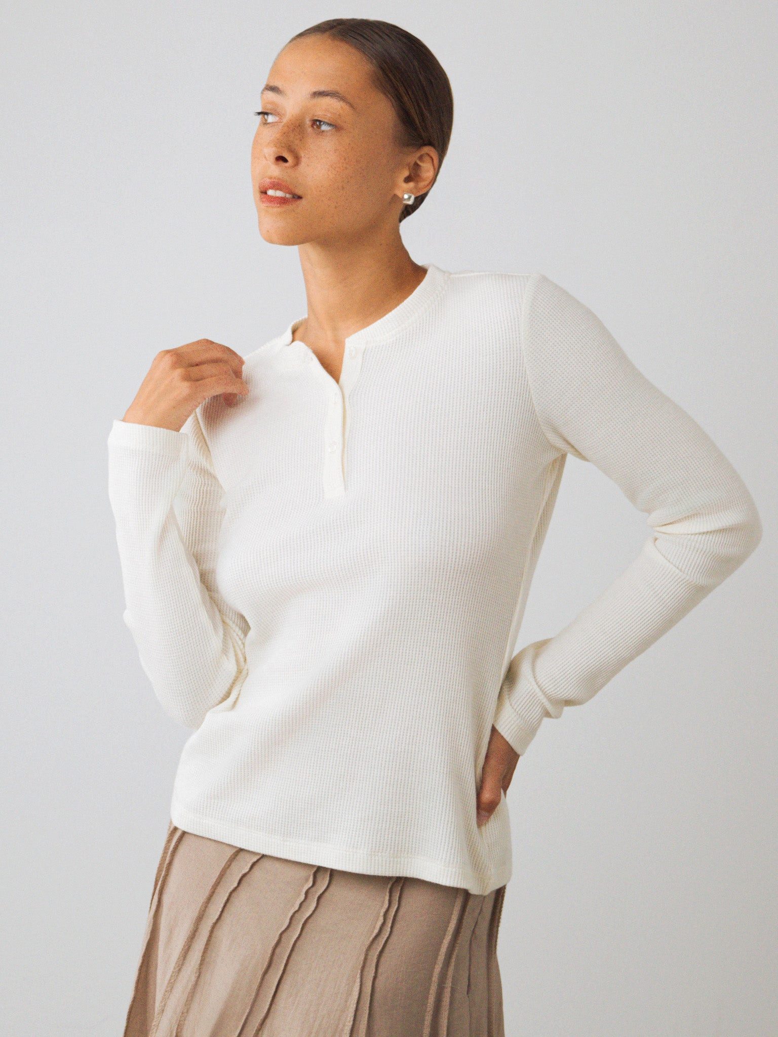 HONEST BASICS Henleyshirt Langes Henley-Shirt aus Bio- und recycelter Baumwolle