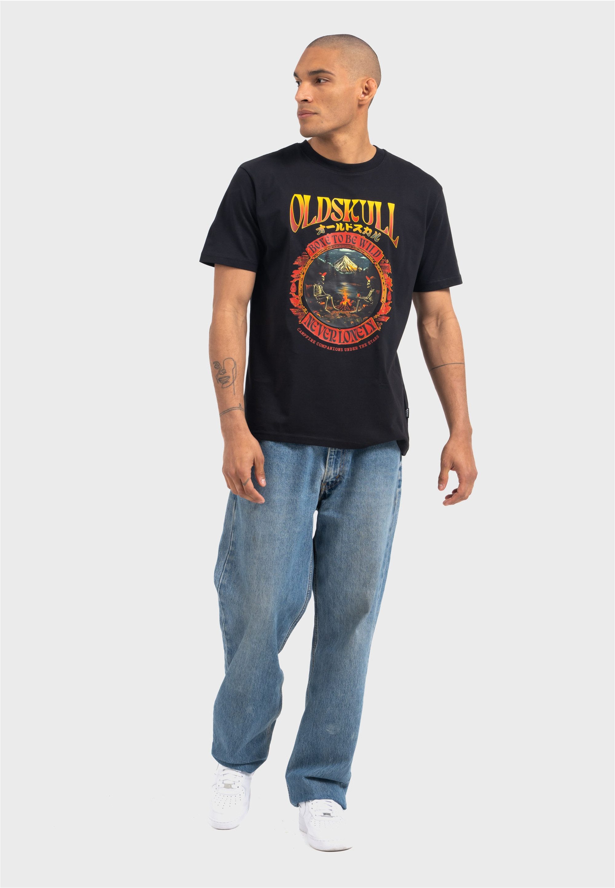 Oldskull T-Shirt Wrldvibe Campfire Buddies Skull Logo Graphic Grenzenlose K günstig online kaufen
