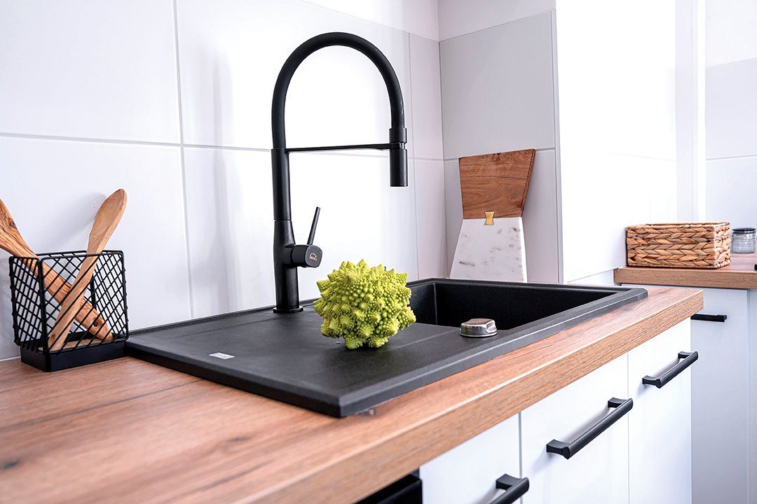 in Küche (mit POLA KOLMAN Küchenarmatur Mischbatterie für Wasserhahn Magnetgriff) Schwarz