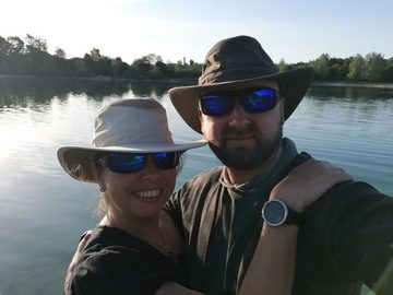 Breiter Fischerhut Explorer mit Kinnband und UV-Schutz 30+