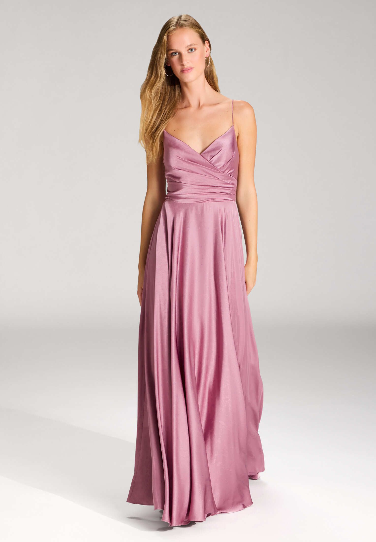 Hey Kyla Abendkleid - Satinkleid mit Schnürung am Rücken Taillierter Schnit günstig online kaufen