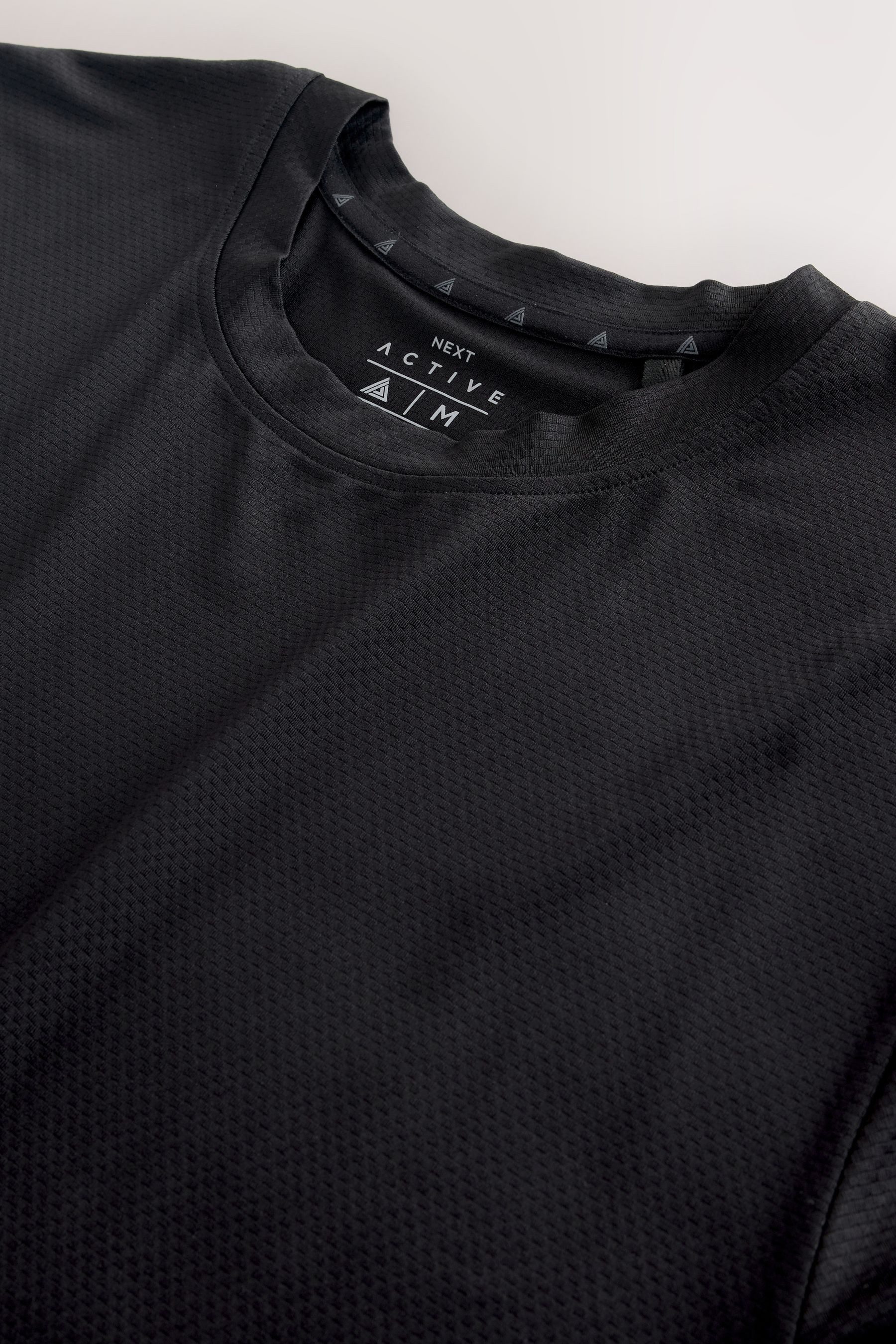 Next Trainingsshirt Next Active & Sports Strukturiertes T-Shirt (1-tlg)