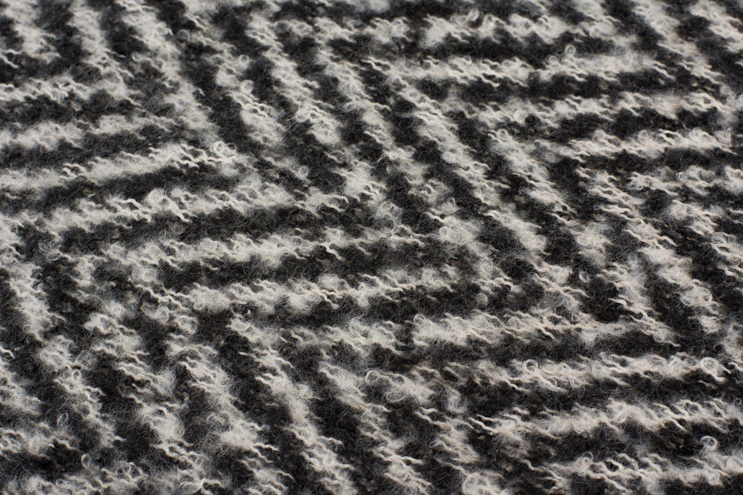 styleBREAKER XXL-Schal, (1-St), Asymmetrischer Zacken Web Muster Schal Schwarz-Weiß
