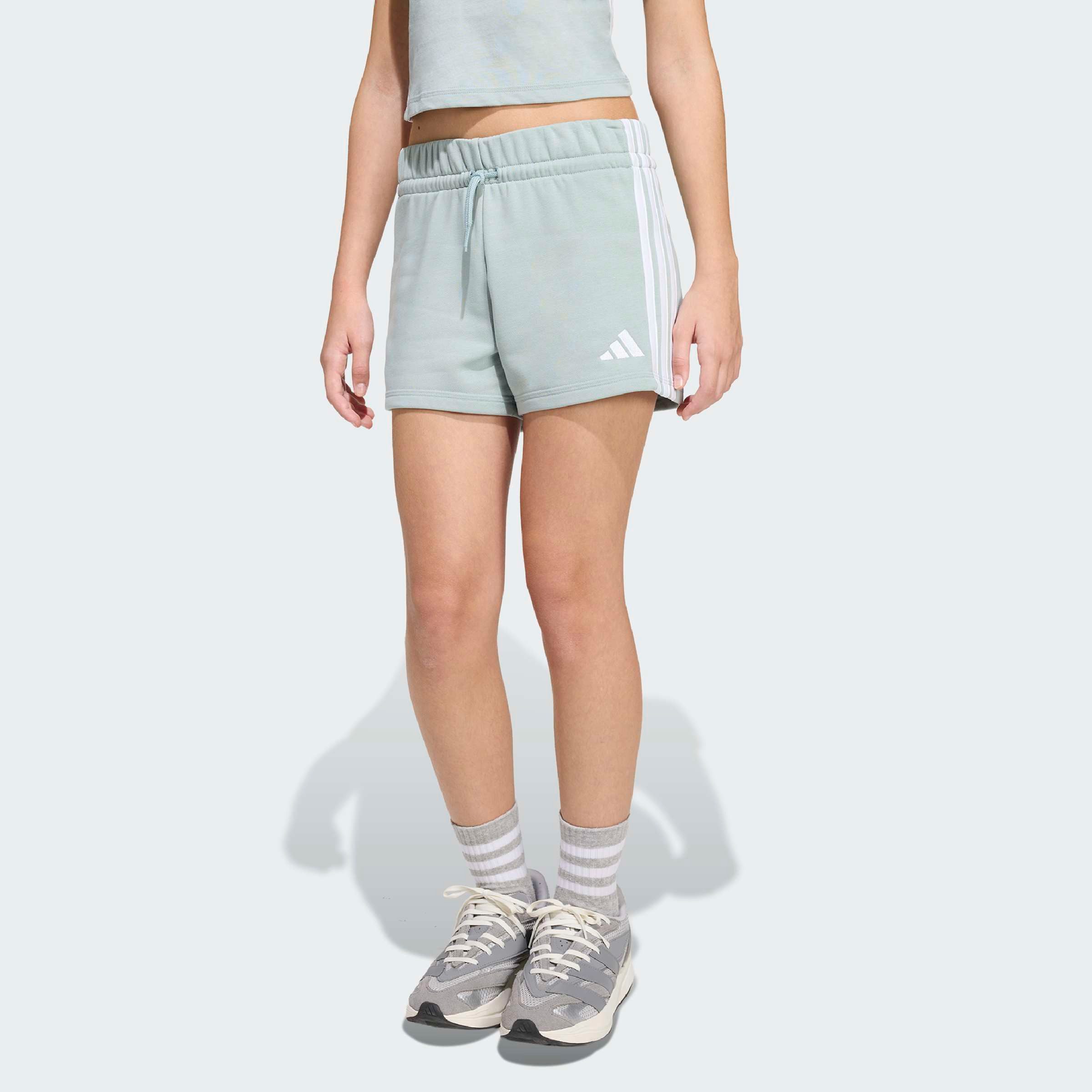 adidas Sportswear Shorts ESSENTIALS KIDS für Kinder und Teens, sportlicher Look mit 3-Streifen