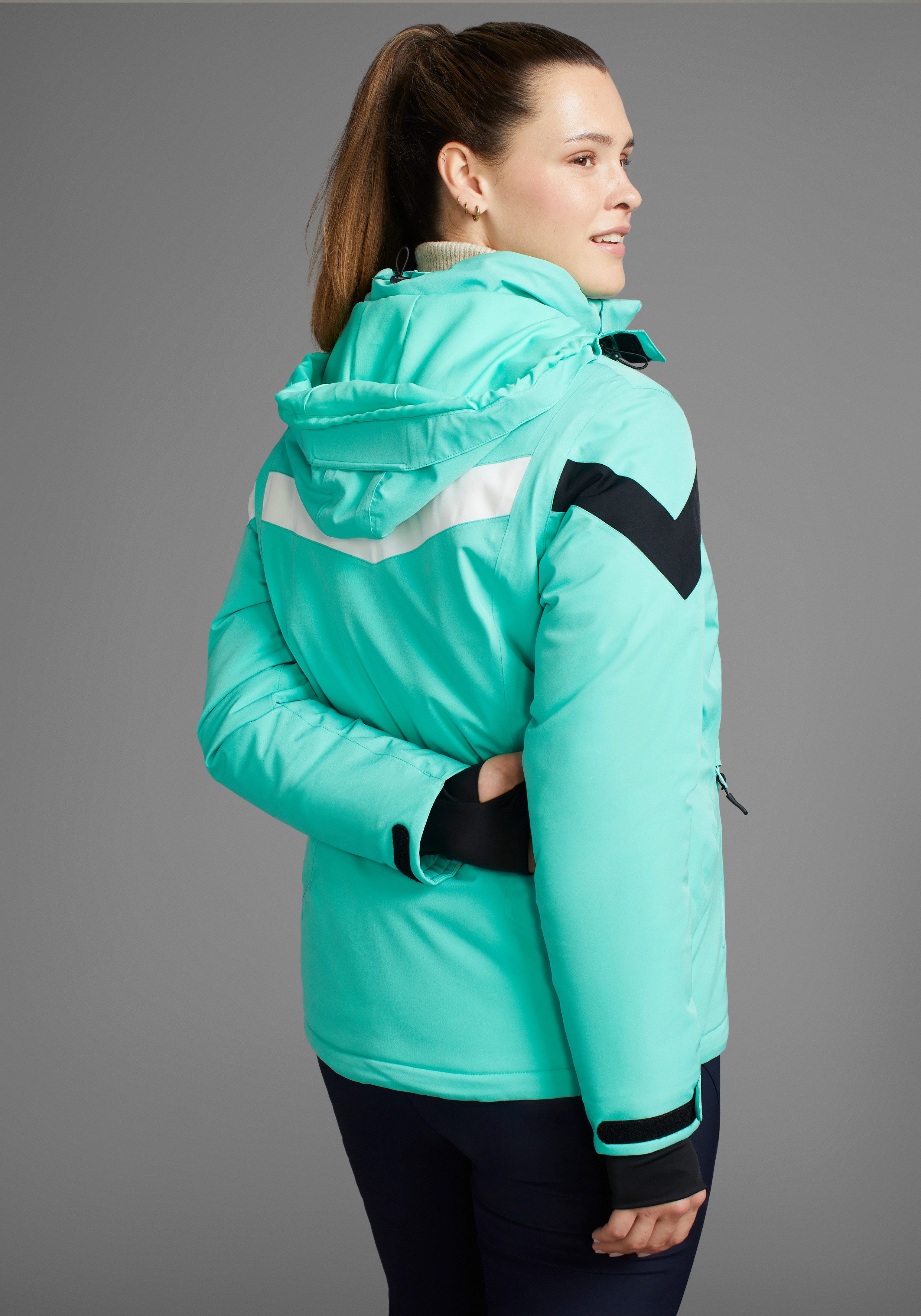 Maier Sports Winterjacke Damen Jacke wattiert mit variierbarem Schneefang, wasser- und winddicht, atmungsaktiv