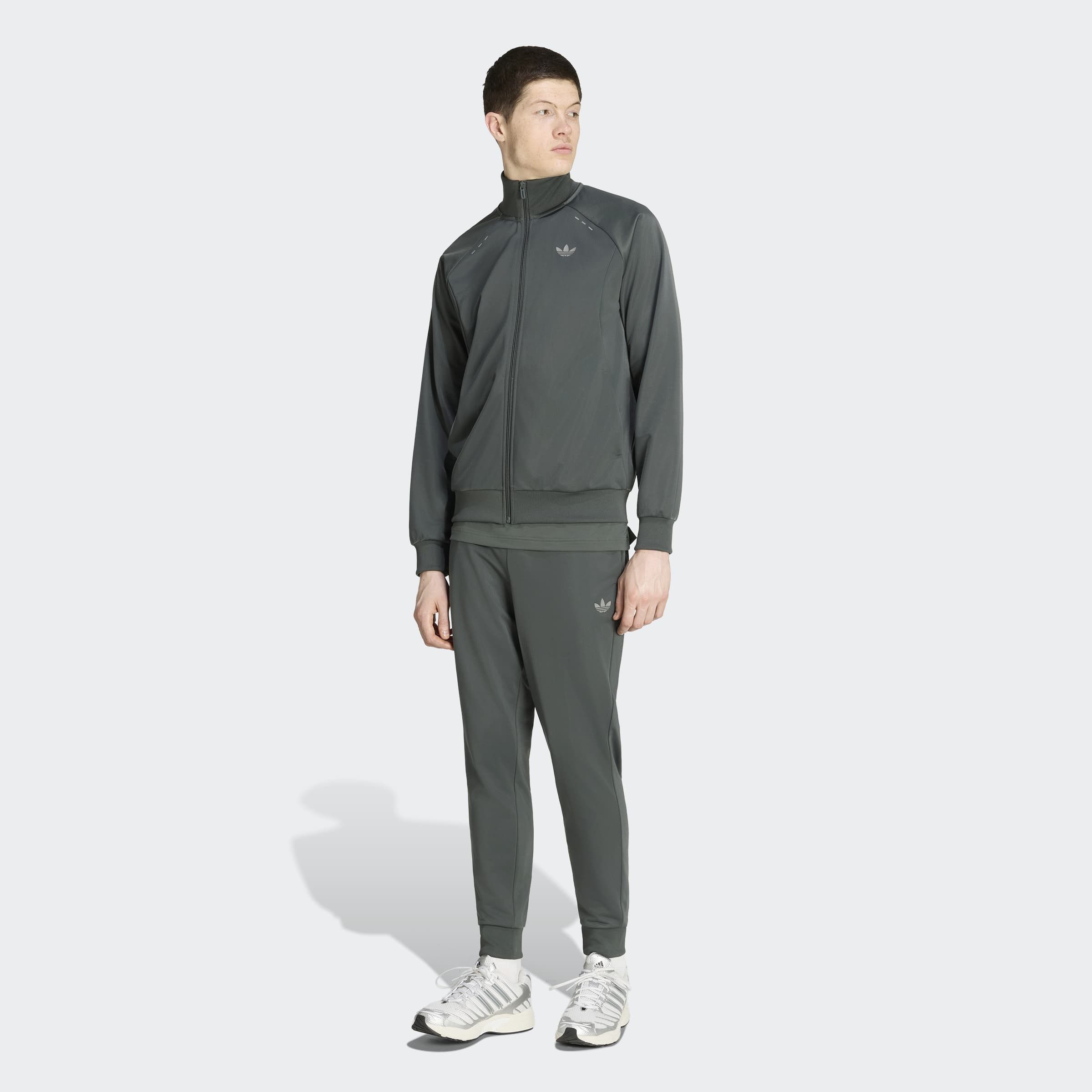 adidas Originals Trainingsanzug TECH ESS TS (2-tlg), zweiteiliges Set, für Erwachsene, aus Polyester