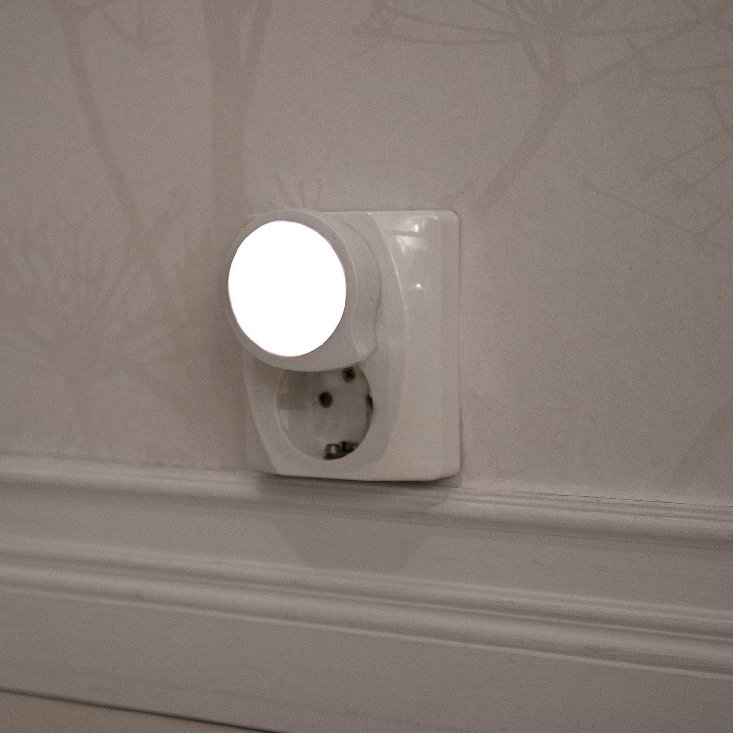 STAR TRADING LED Nachtlicht Functional, Rundes Nachtlicht,Functional' für die Steckdose, matte Lichtquelle, w