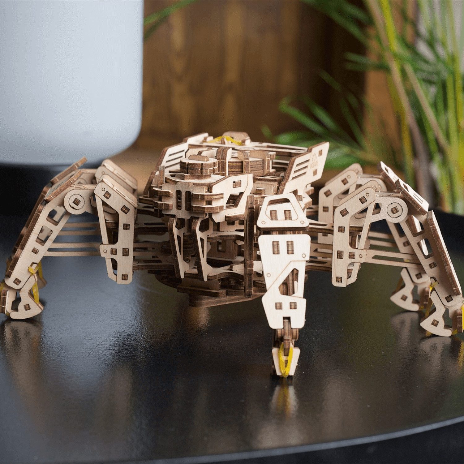 UGEARS Modellbausatz Ugears Hexapod-Explorer Mechanisches Holzpuzzle, (388-tlg)