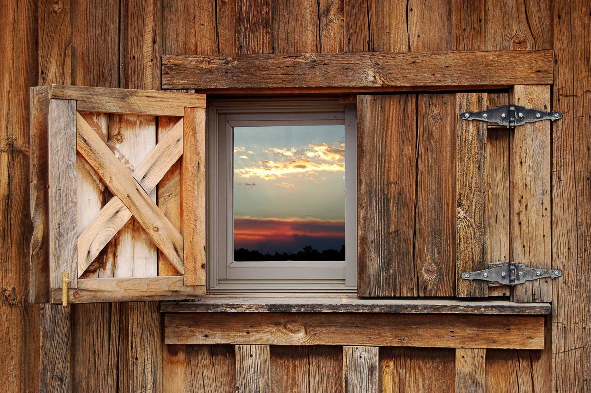 Papermoon Fototapete Scheunenfenster