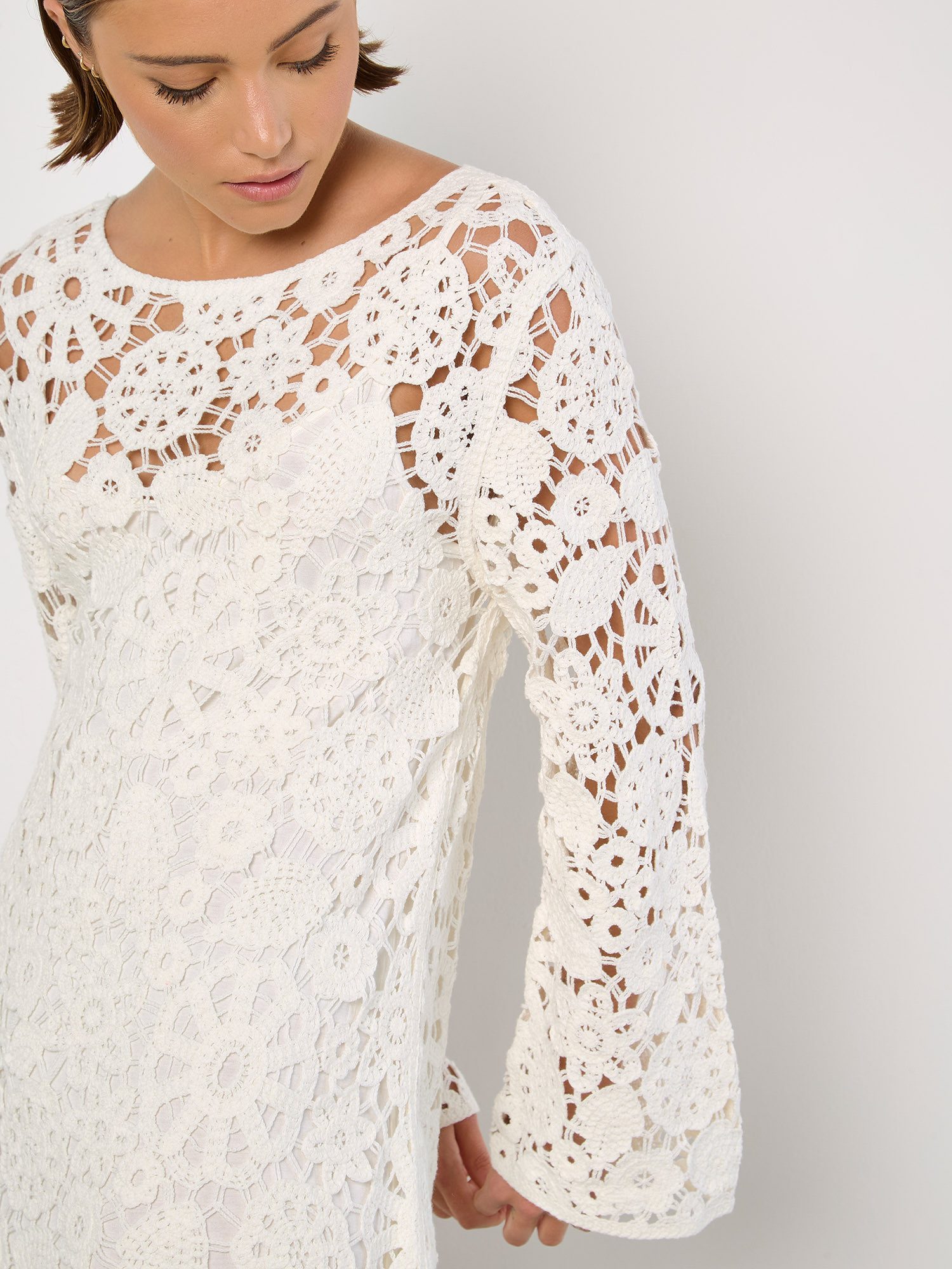 Apricot Minikleid Floral gehäkeltes Etuikleid mit Trompetenarmen