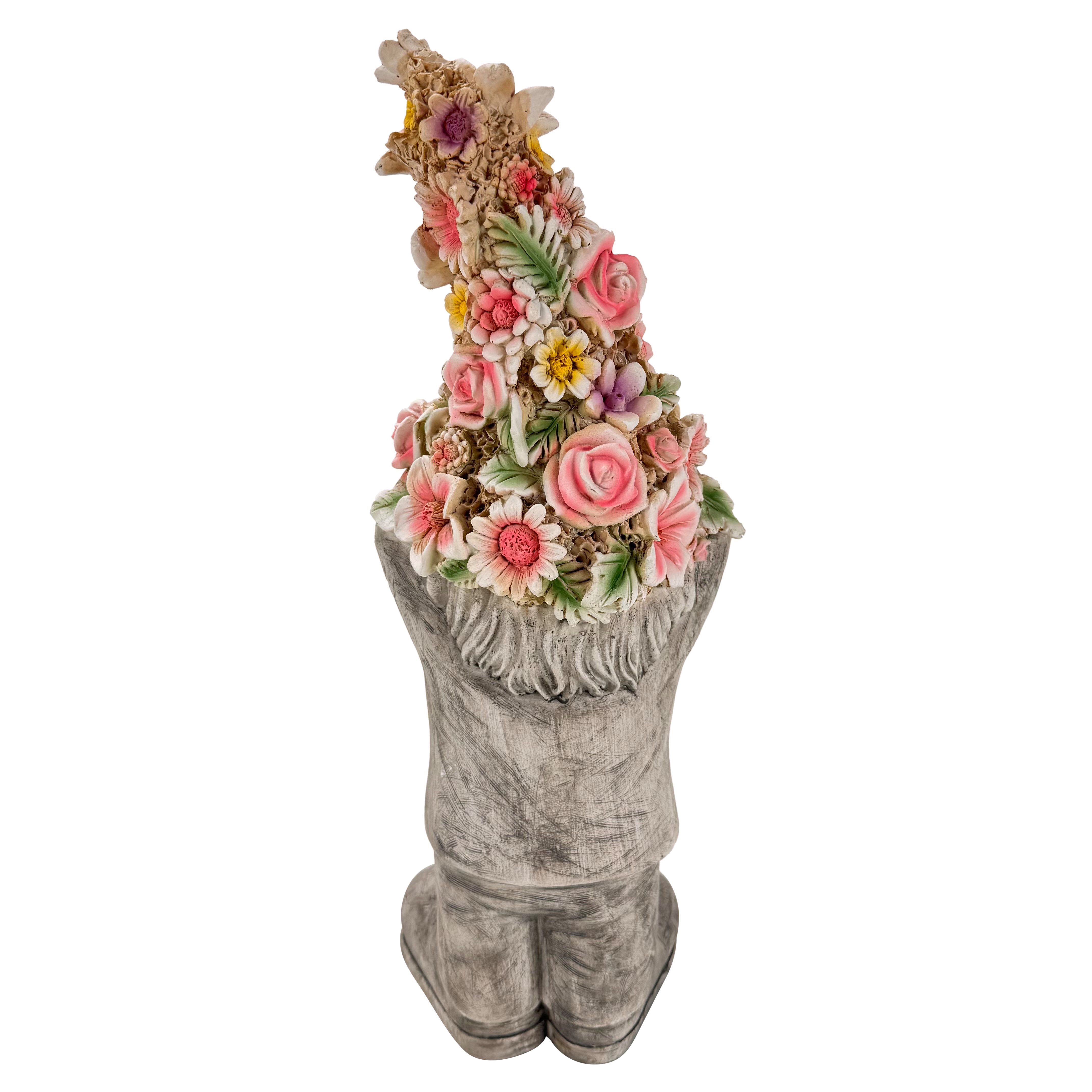 Online-Fuchs Gartenfigur für draußen - Gartenzwerg, Wichtel mit Blumenmütze - 39 cm groß, aus langlebigem Kunstharz gefertigt, wetterfest - Gartendeko – Bild 4 von 5
