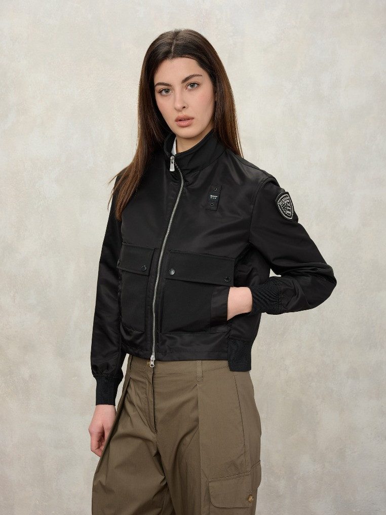 Blauer Bomberjacke