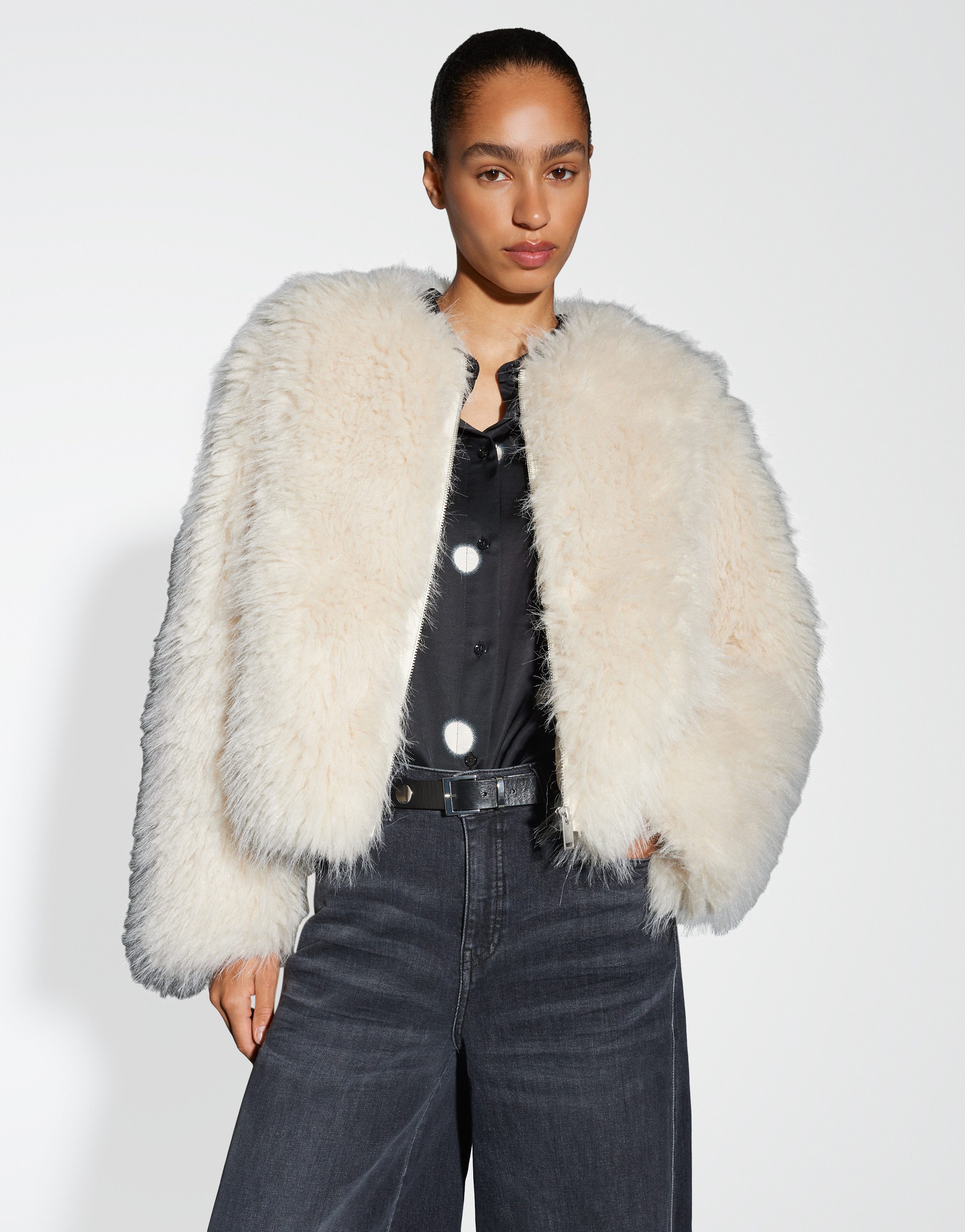 OPUS Kurzjacke HETI Regular voluminöse Kurzjacke in Felloptik