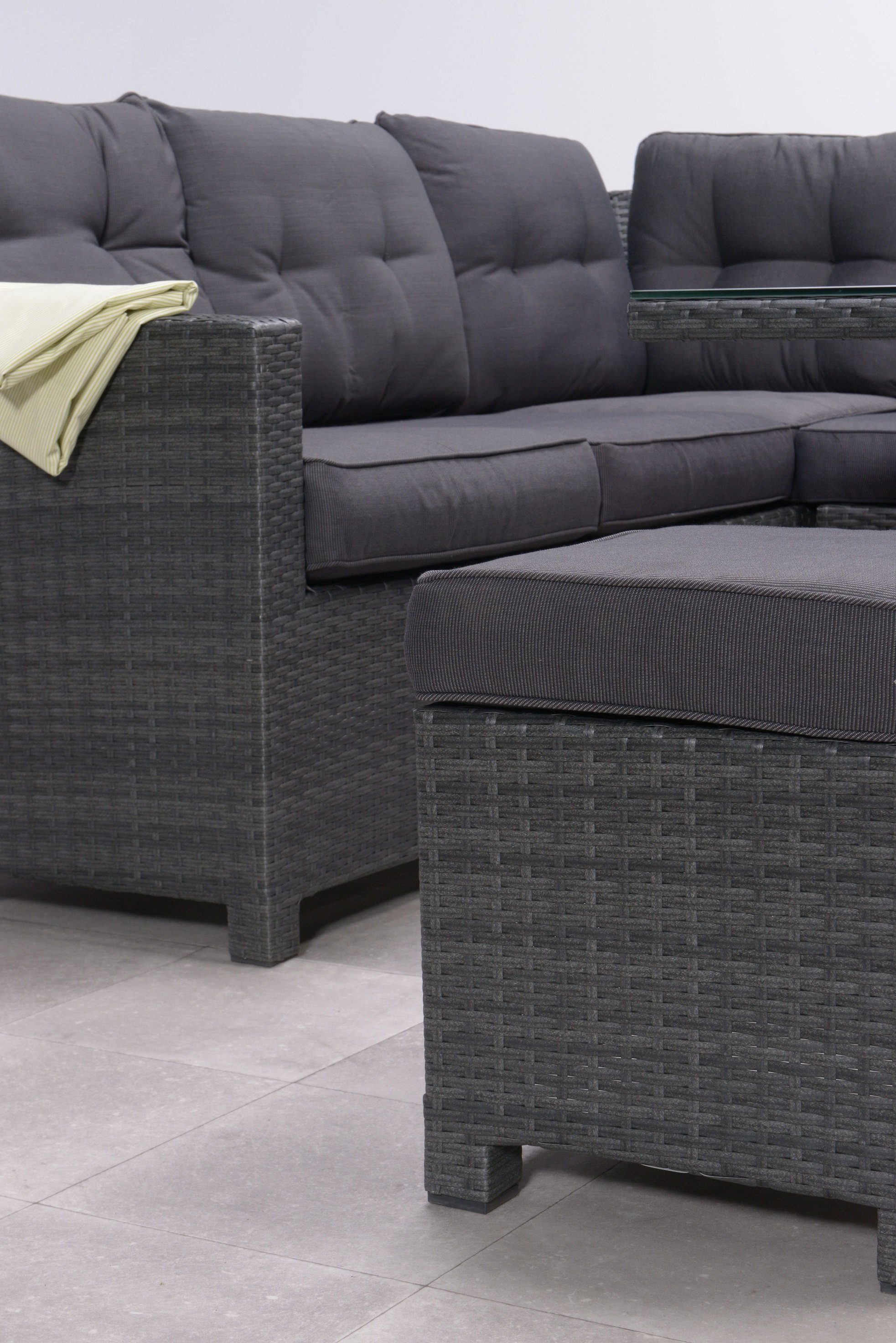 Garden Impressions Gartenlounge-Set Hohe Dining Polyrattan Lounge "Aboyne", inkl. Zwei Sesseln und einem Hocker