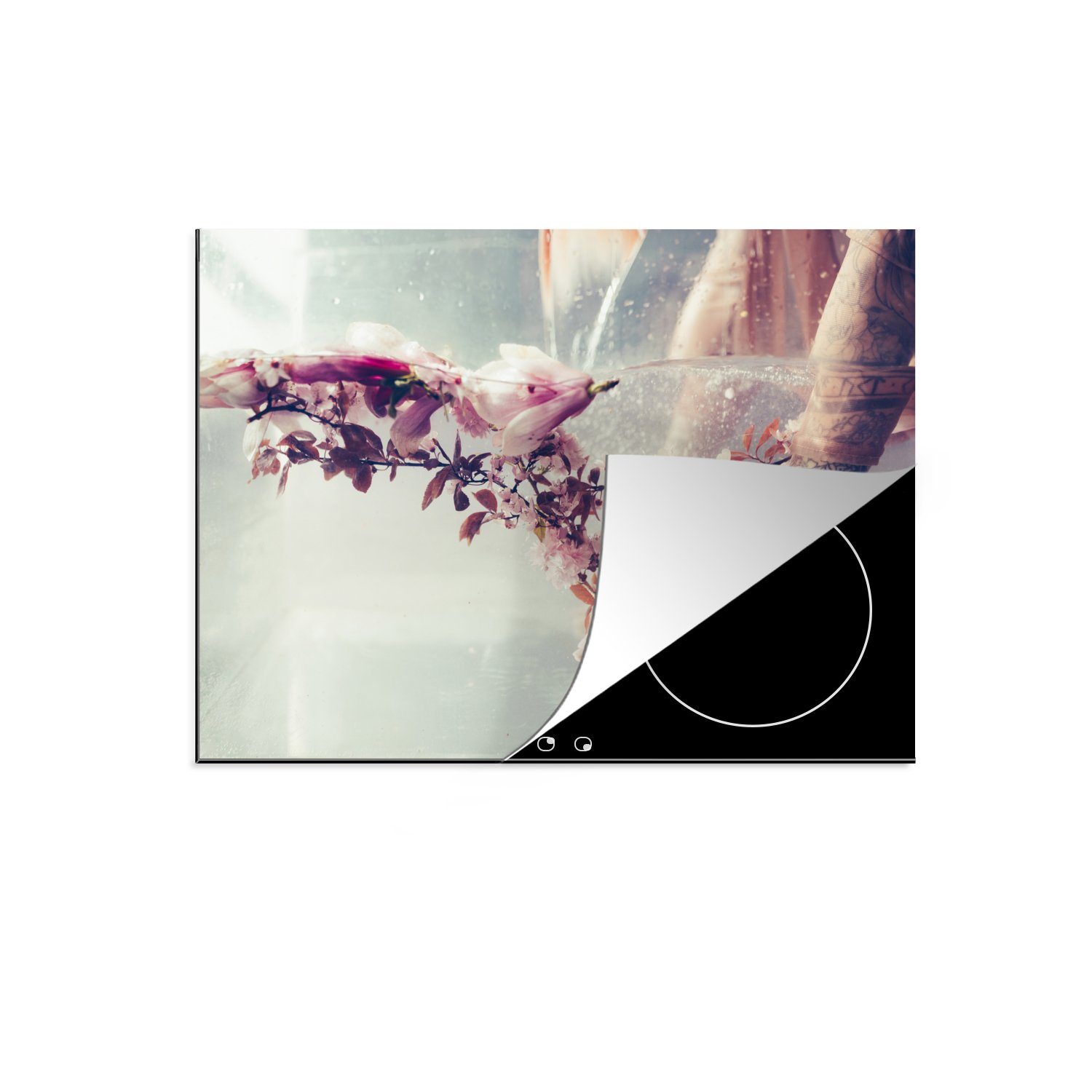 unter Frau tlg), Wasser, cm, Blume Mobile MuchoWow hält Vinyl, (1 nutzbar, Herdblende-/Abdeckplatte 70x52 Ceranfeldabdeckung Arbeitsfläche