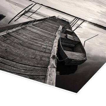 Posterlounge Poster Frank Herrmann, Holzsteg am See mit Fischerboot - schwarzweiss, Badezimmer Maritim Fotografie