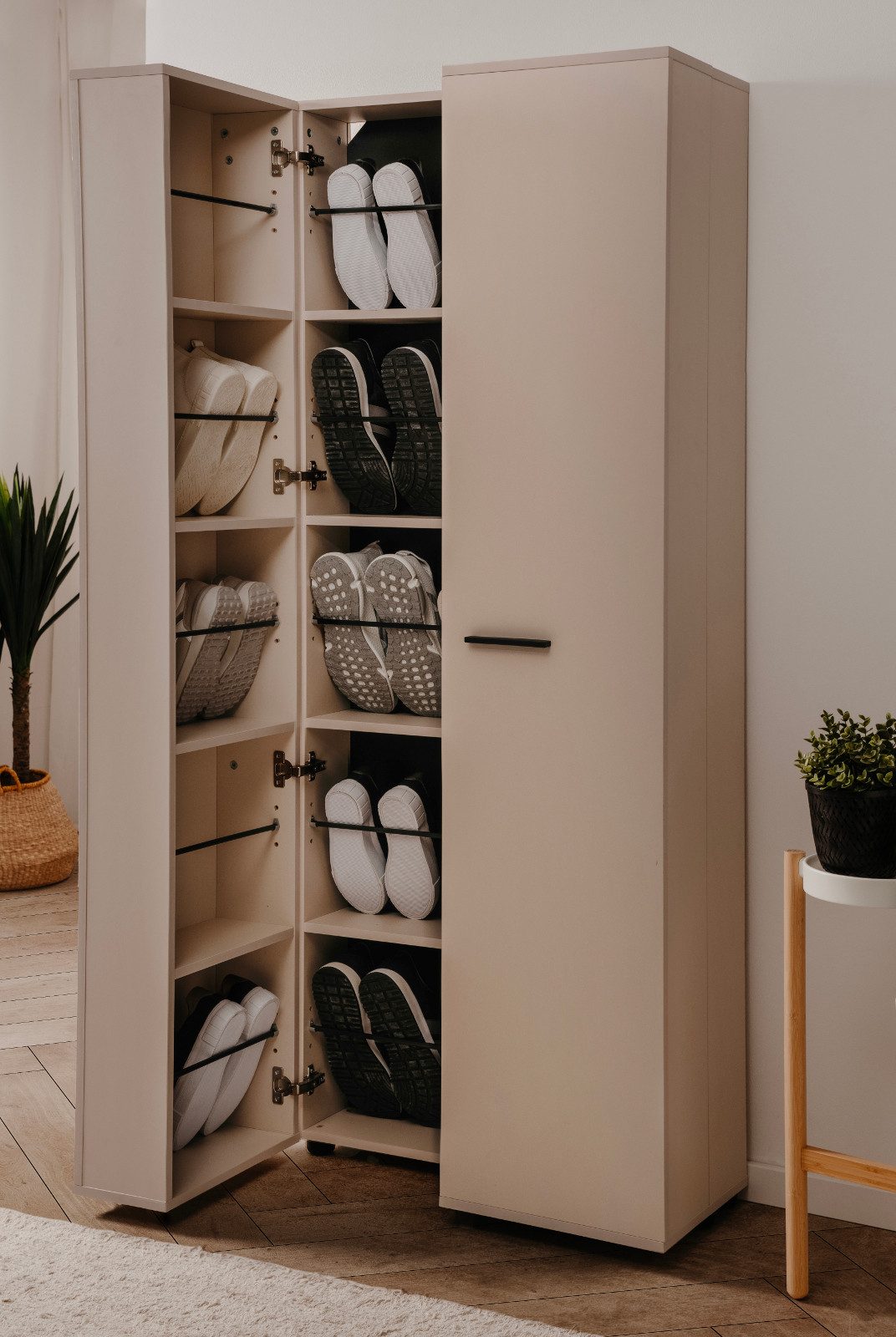 Furn.Design Schuhschrank Logu (Furschrank in Samt, ausklappbar, 74 x 182 cm) bis zu 30 Paar Schuhe