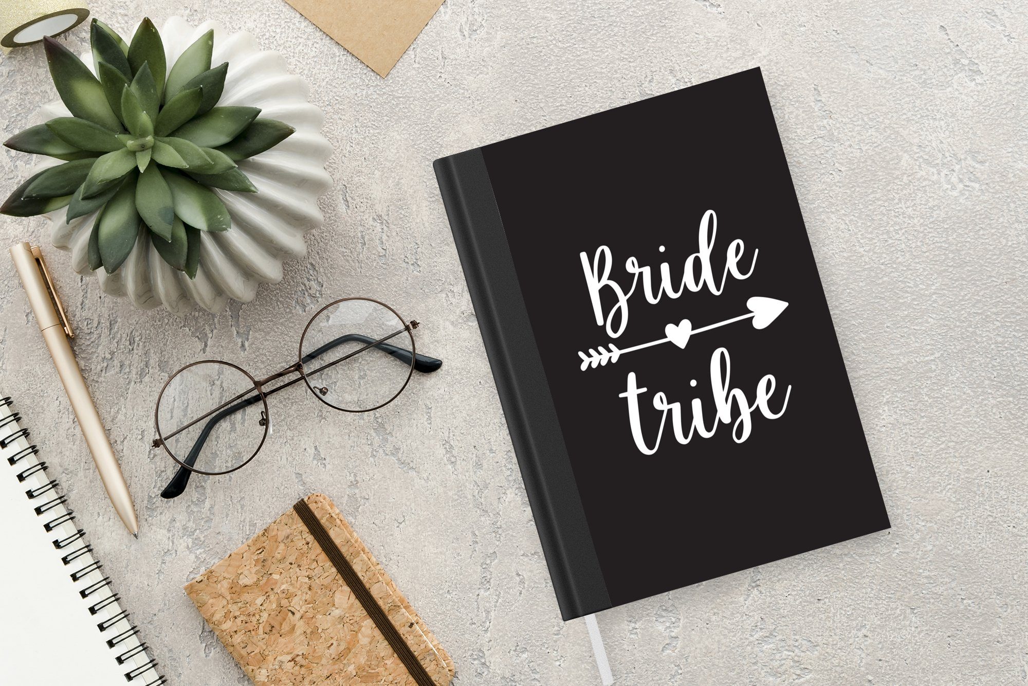 Tagebuch, "Bride" Worten Journal, mit MuchoWow Pfeil Seiten, 98 durch ein Notizheft, und "Tribe" Haushaltsbuch den Merkzettel, Herz auf schwarzem, A5, Notizbuch