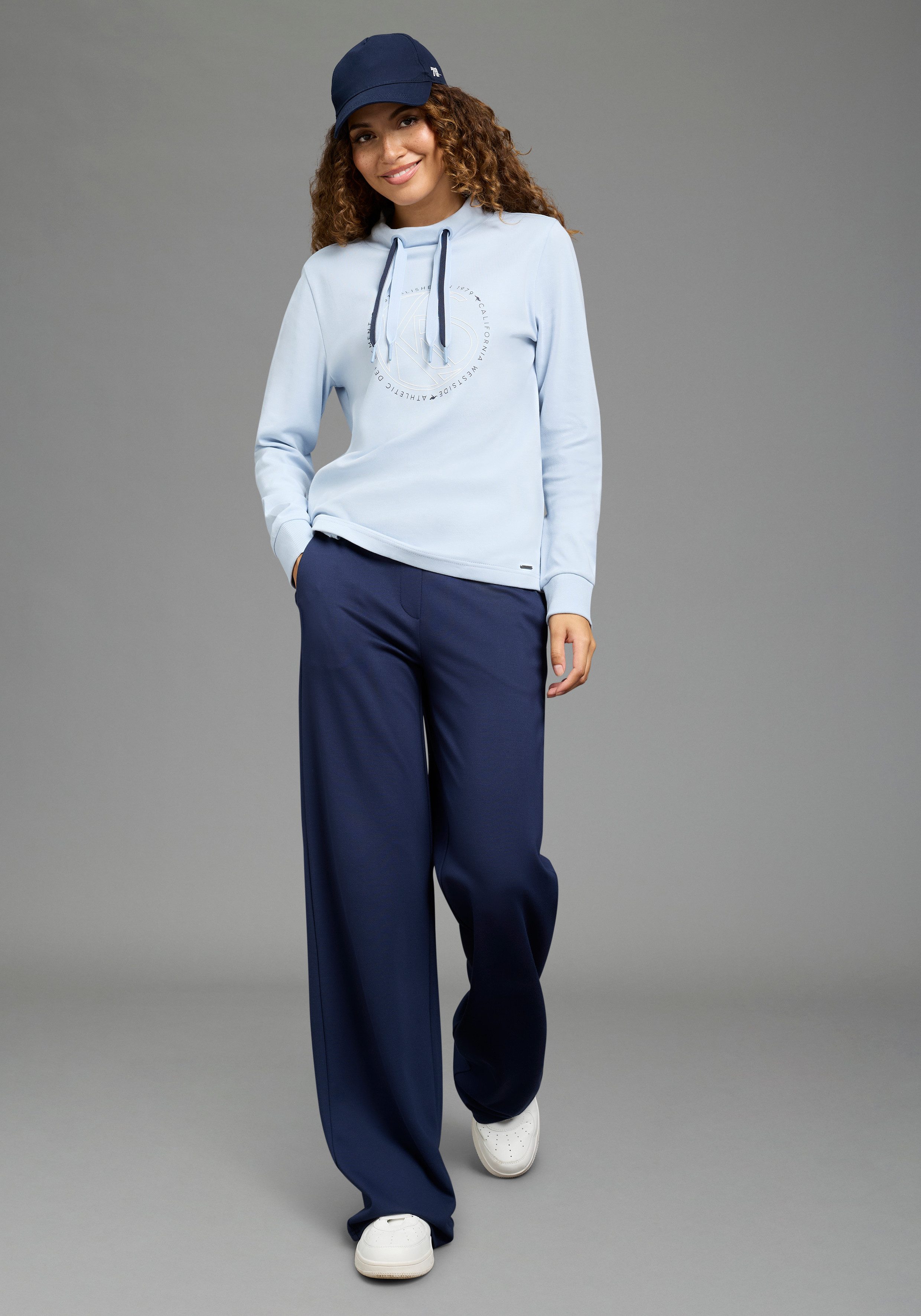 Zum Outfit 12