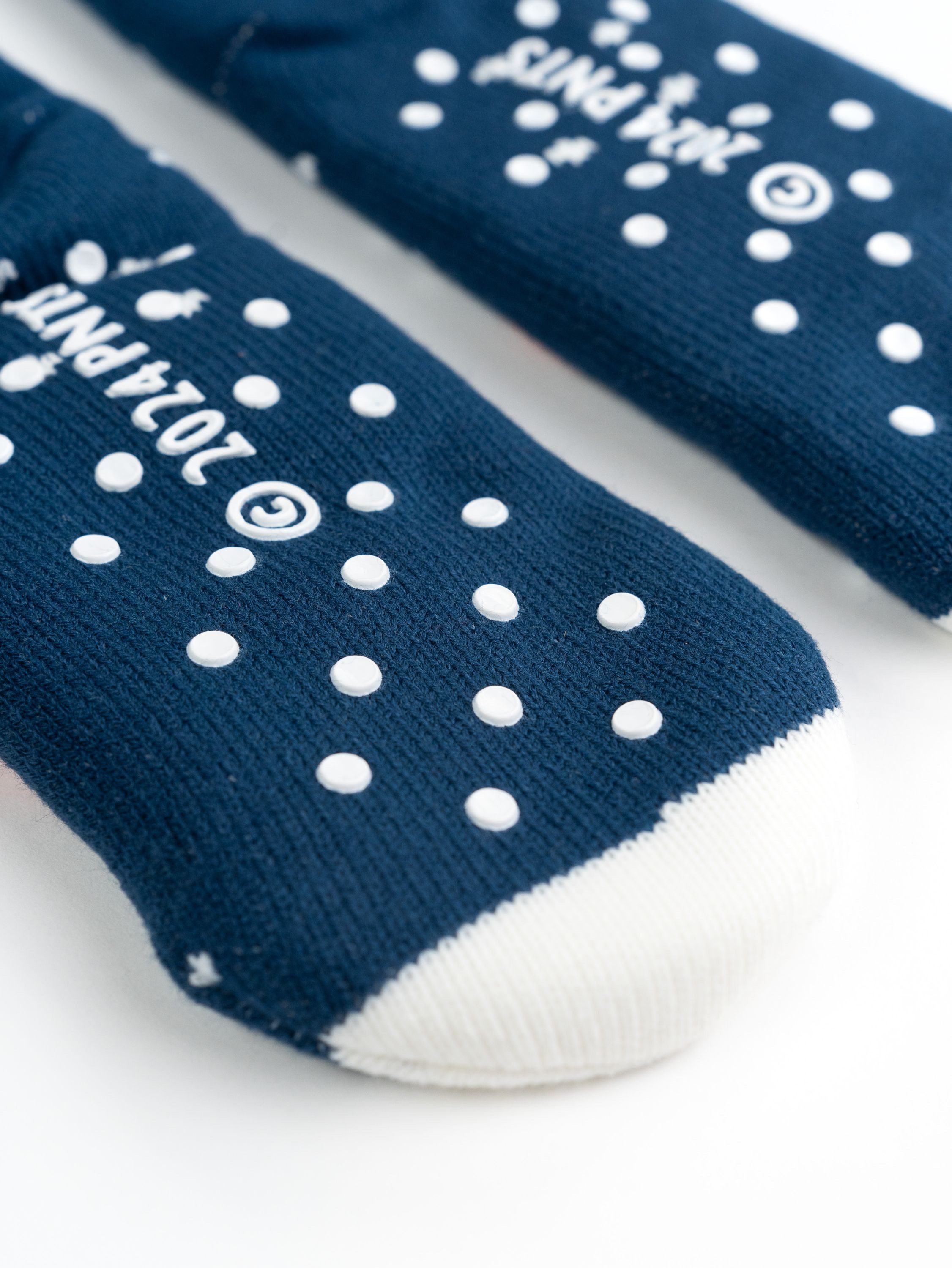 United Labels® Haussocken Peanuts Snoopy Hüttensocken Haussocken Kuschelsocken Wintersocken