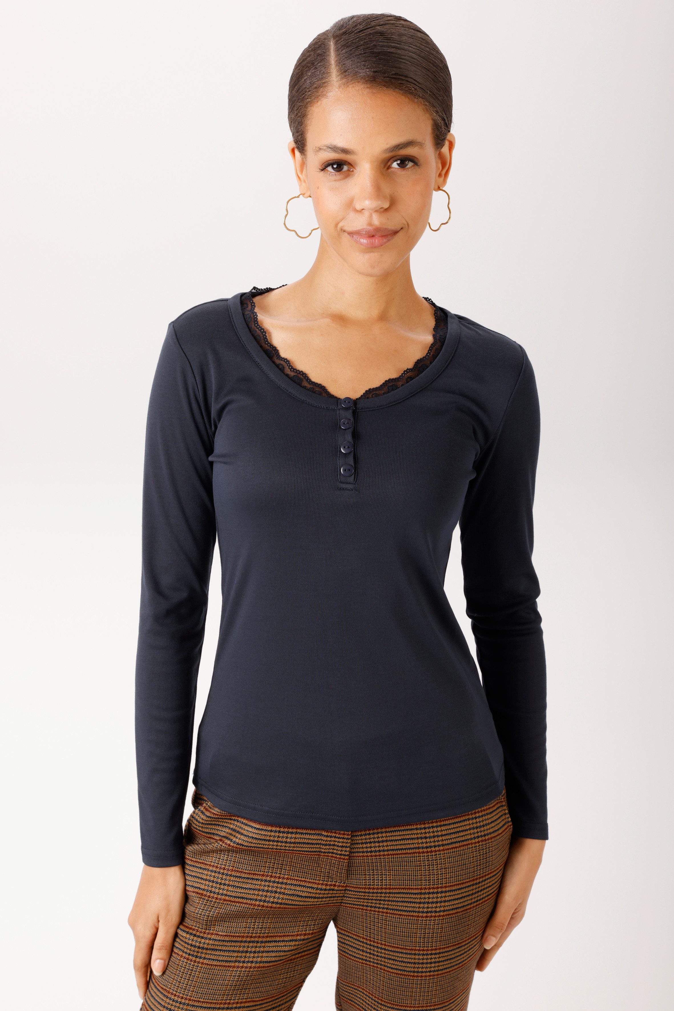 Aniston CASUAL Langarmshirt mit gewellter Spitze am Rundhals-Ausschnitt - NEUE KOLLEKTION