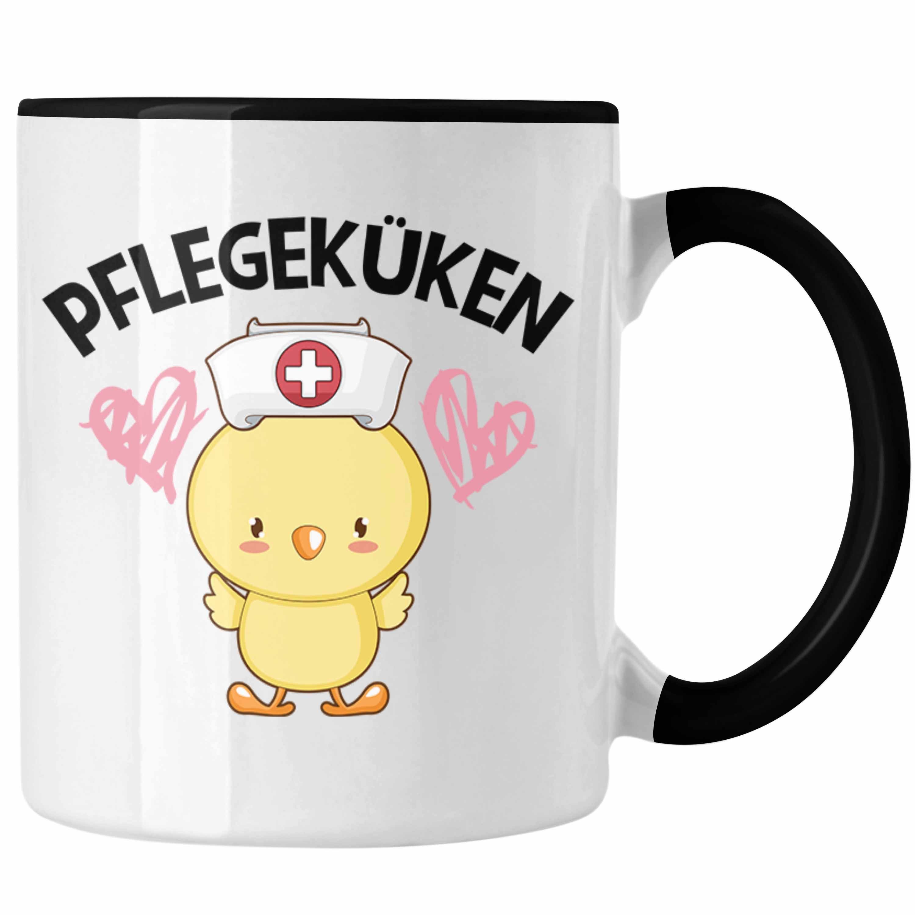 Trendation Tasse Trendation - Pflegeküken Tasse Geschenk Krankenschwester Ärztin Lustige Kaffeetasse Geschenkidee Altenpflegerin Pflegerin Schwarz