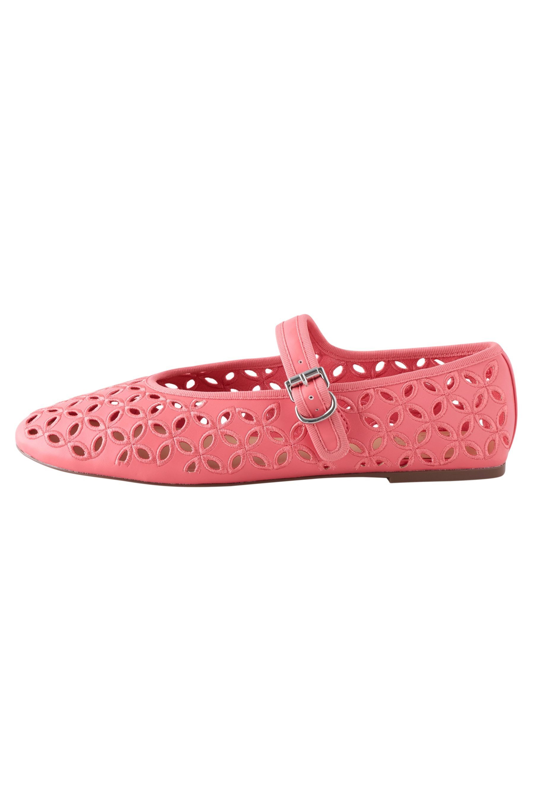 Next Forever Comfort® Mary-Janes mit Lochstickerei Mary-Jane-Schuhe (1-tlg)