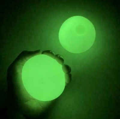 MAVURA Spielball »MAVURAKids Sticky Balls™ GLOW Leuchtende Neon Klebebälle Klebe Squishy Squeeze Bälle für die Decke Spaß Antistress Ball Schleim [4er Set]«