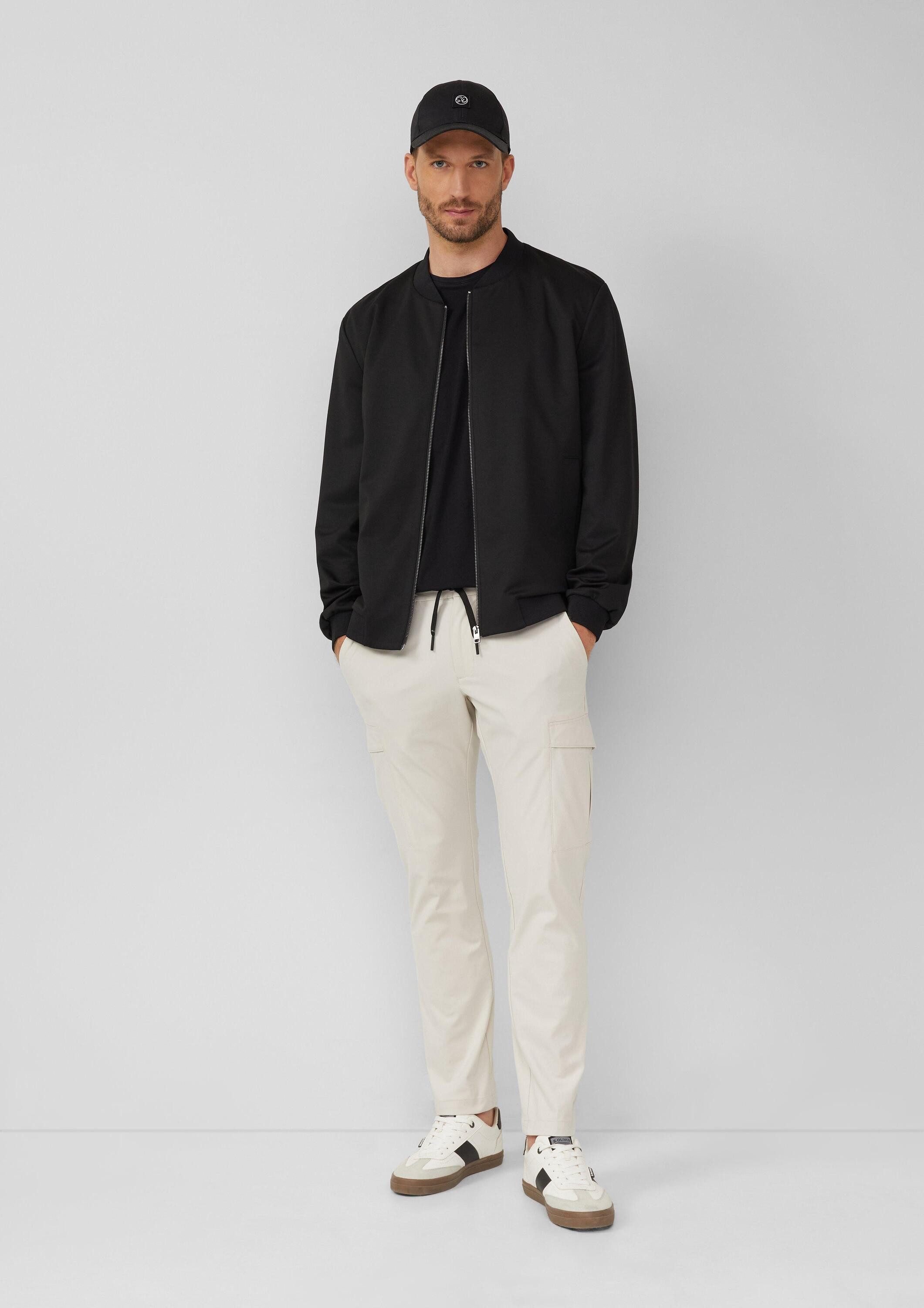 s.Oliver Chinos Hose Sportive Jogpants mit Cargo-Taschen aus elastischem Jersey