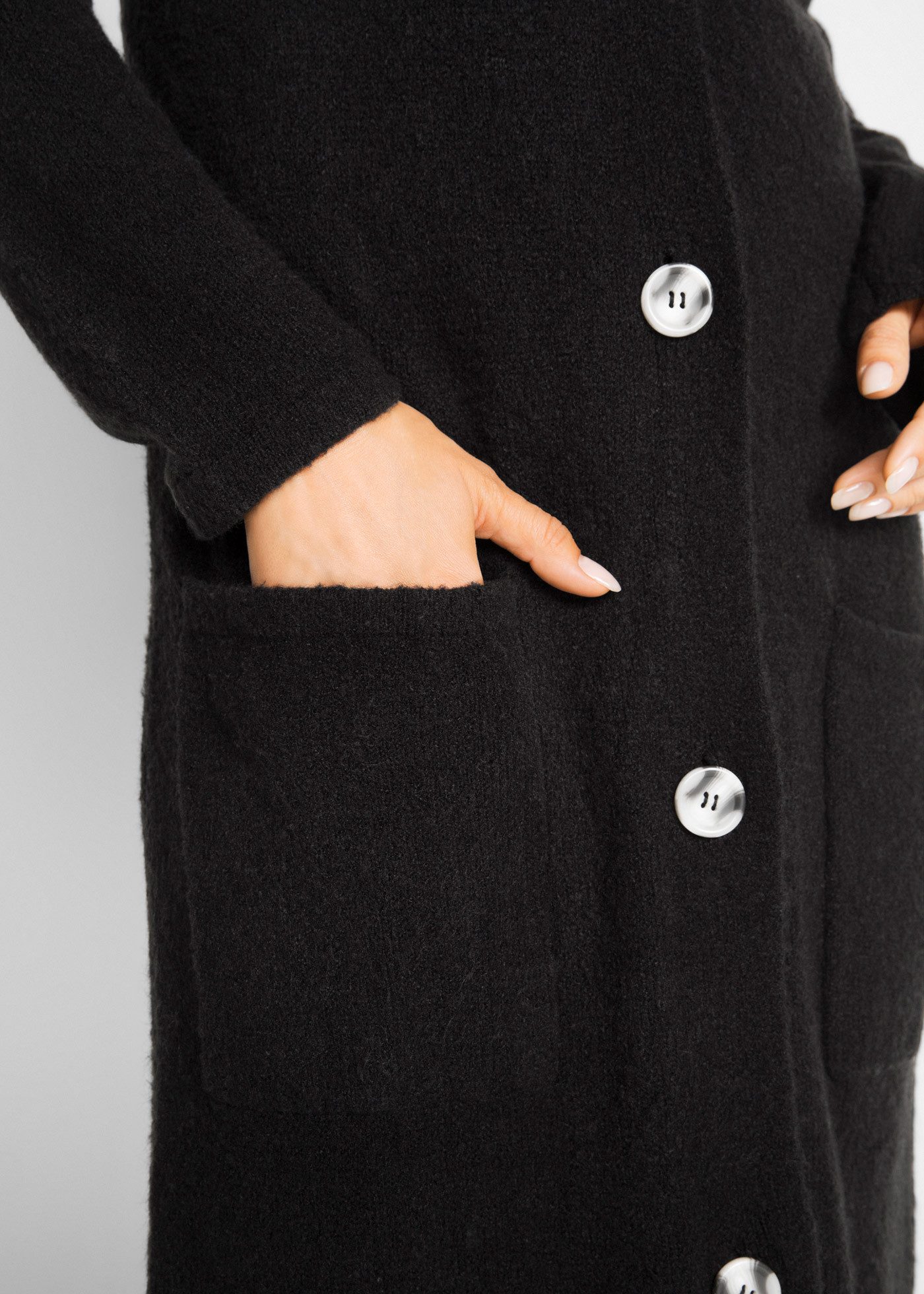 bonprix Strickmantel aus Flausch-Garn, Regular Fit, mit aufgesetzten Taschen