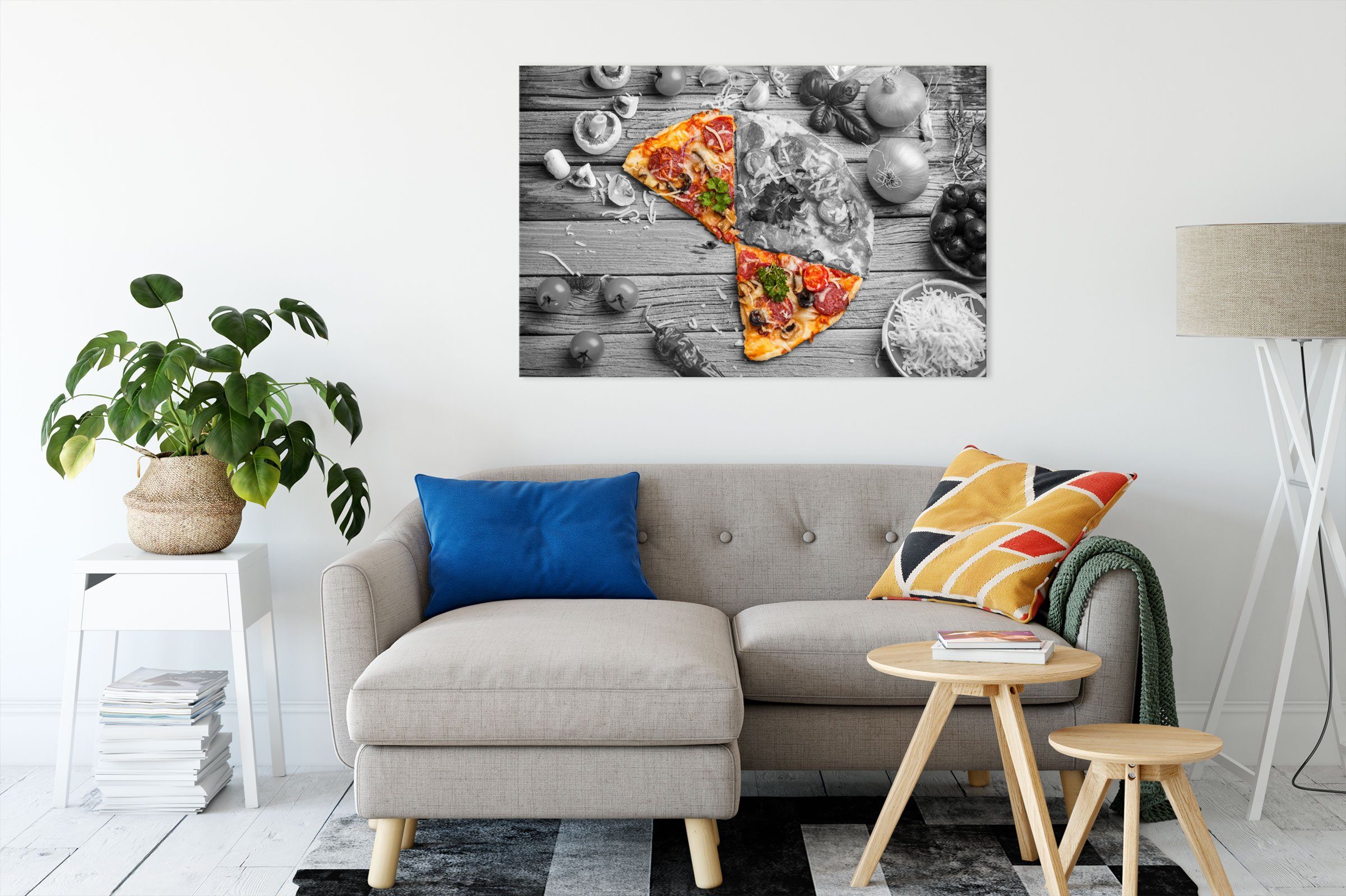 Pixxprint Leinwandbild (1 St), Holztisch, auf fertig Pizza Leinwandbild bespannt, inkl. Pizza Zackenaufhänger Holztisch auf