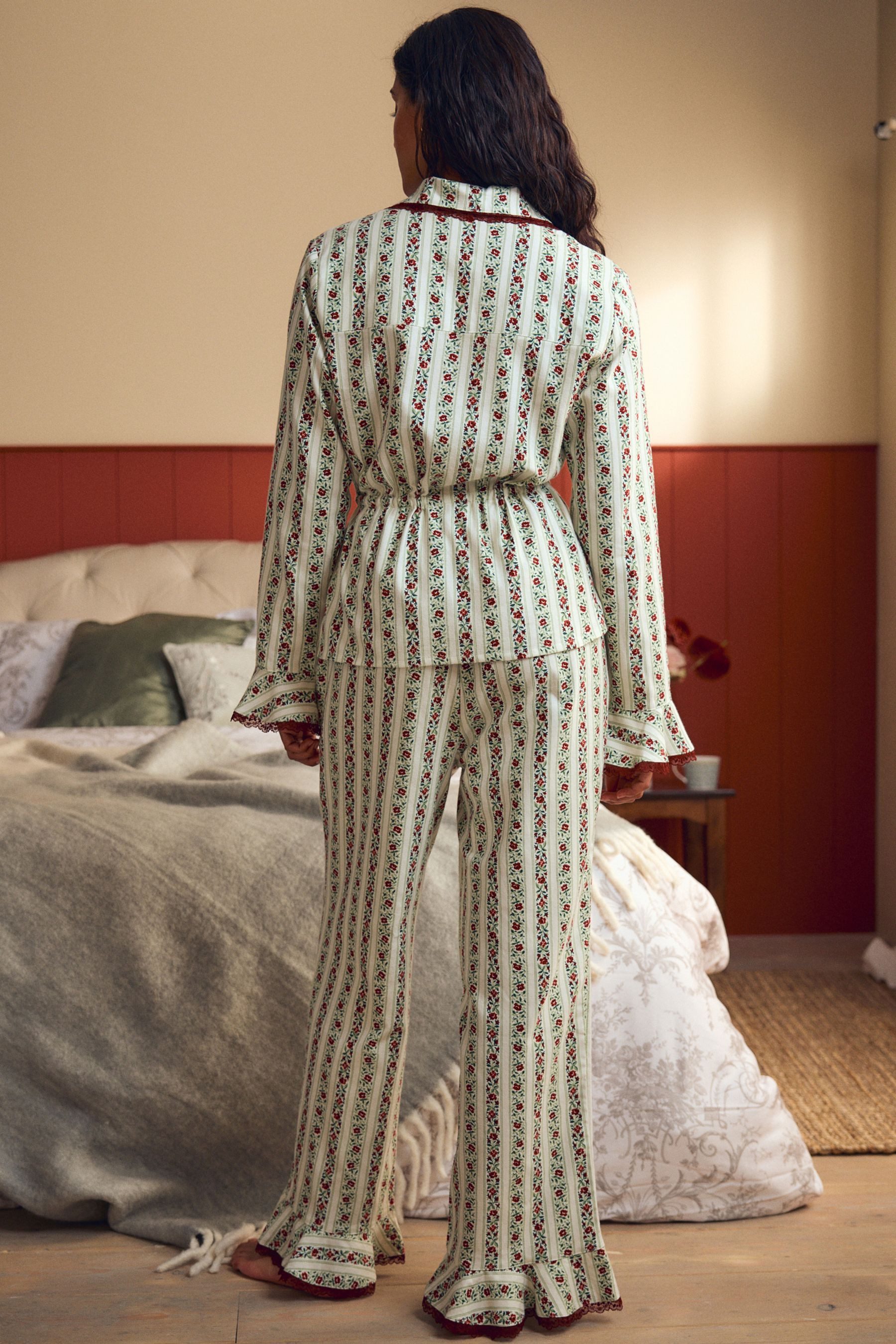 LAURA ASHLEY Pyjama Laura Ashley weihnachtlicher Kelbrook Schlafanzug (2 tl günstig online kaufen