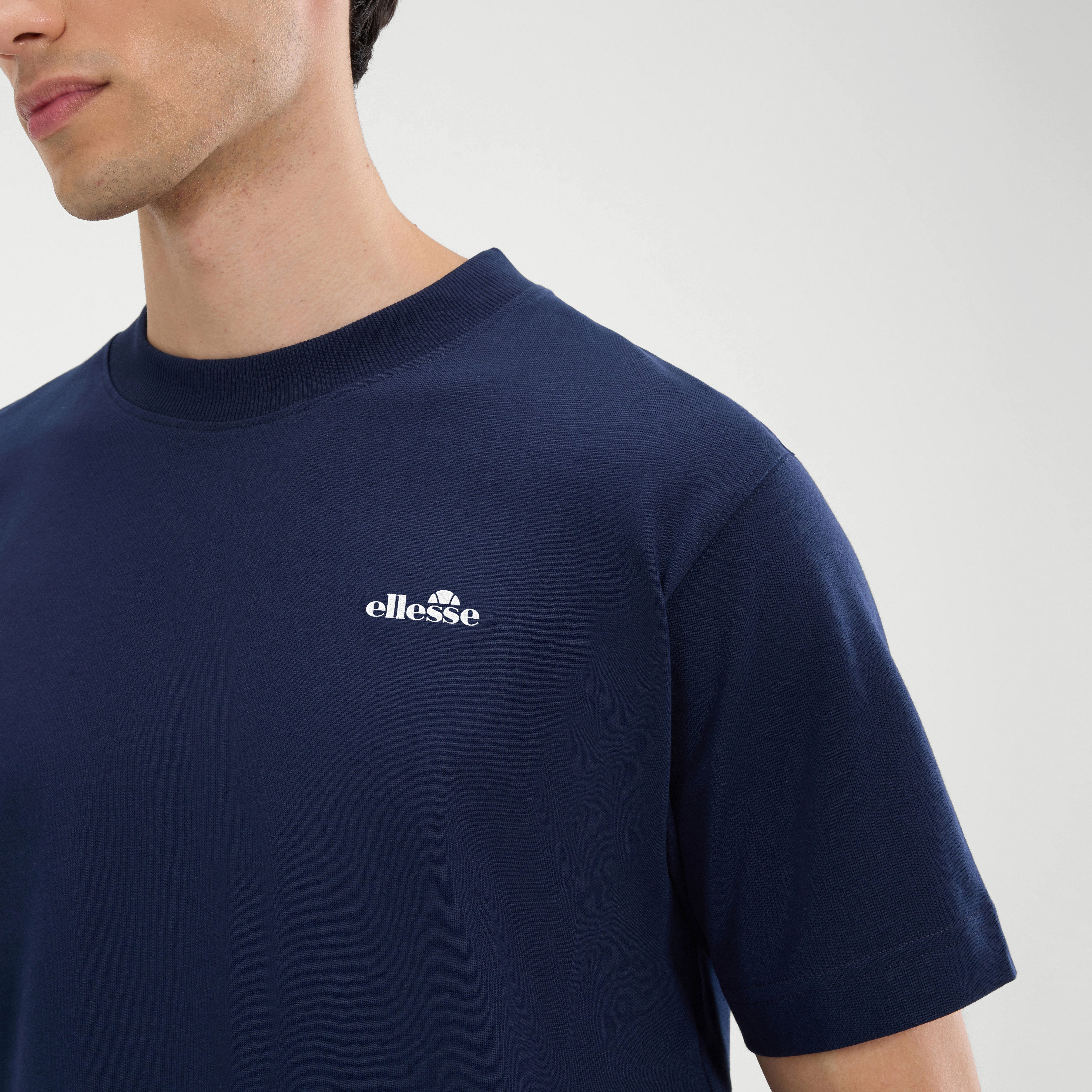 Ellesse T-Shirt ACCIANO T-SHIRT Kurzarm, mit Rundhalsausschnitt, ohne Verschluss, aus Baumwolle
