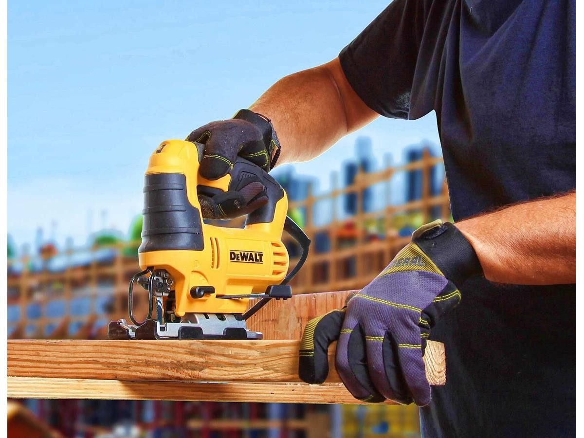 DeWalt Pendelhubstichsäge 230 Volt, 650 W Motorlänge, 20 mm Hublänge, dreistufige Pendelhubeinstellung