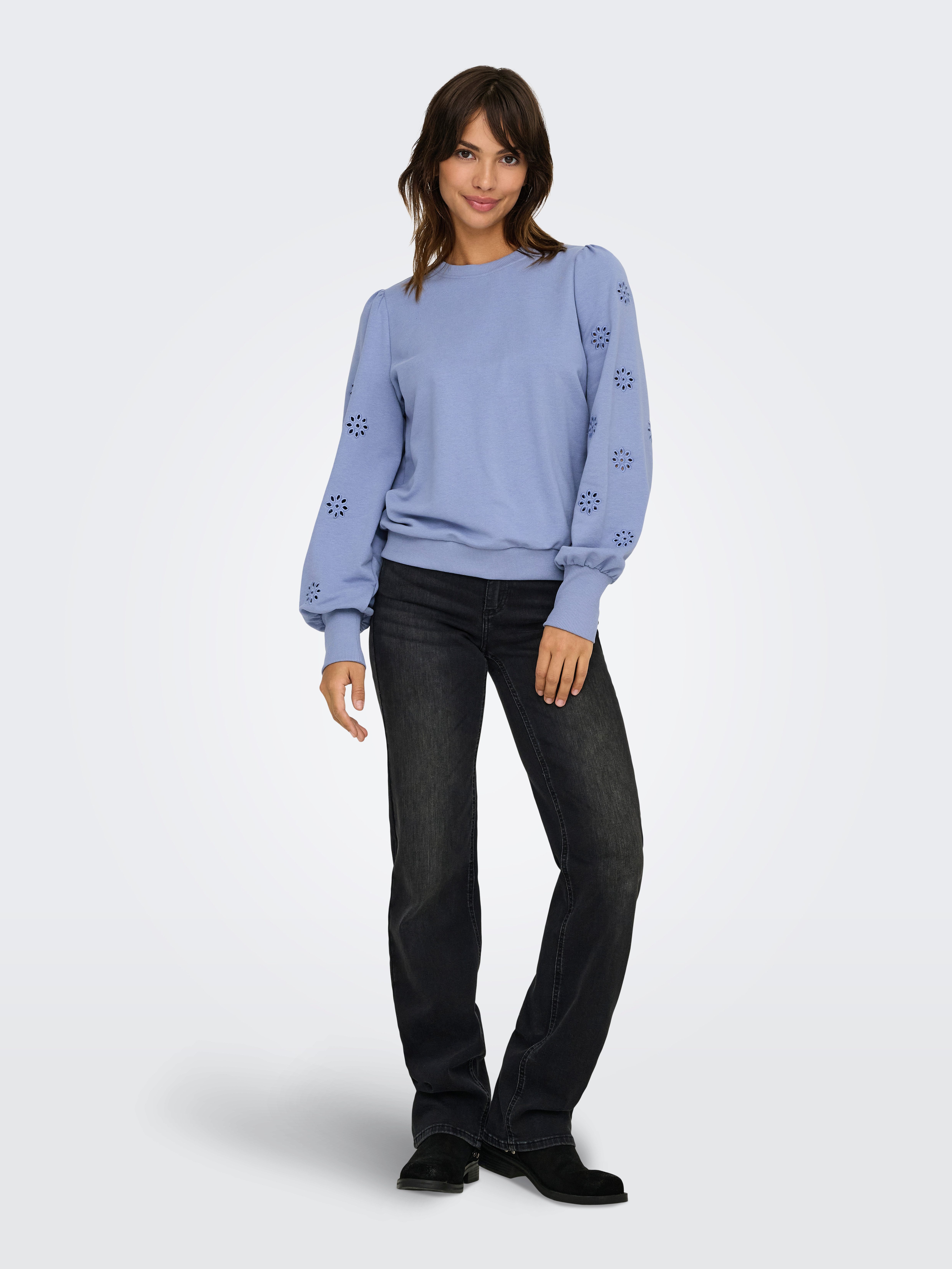 ONLY Sweatshirt ONLFEMME L/S PUFF EMBROIDERY UB SWT mit Puffärmeln mit wunderschöner Lochstickerei