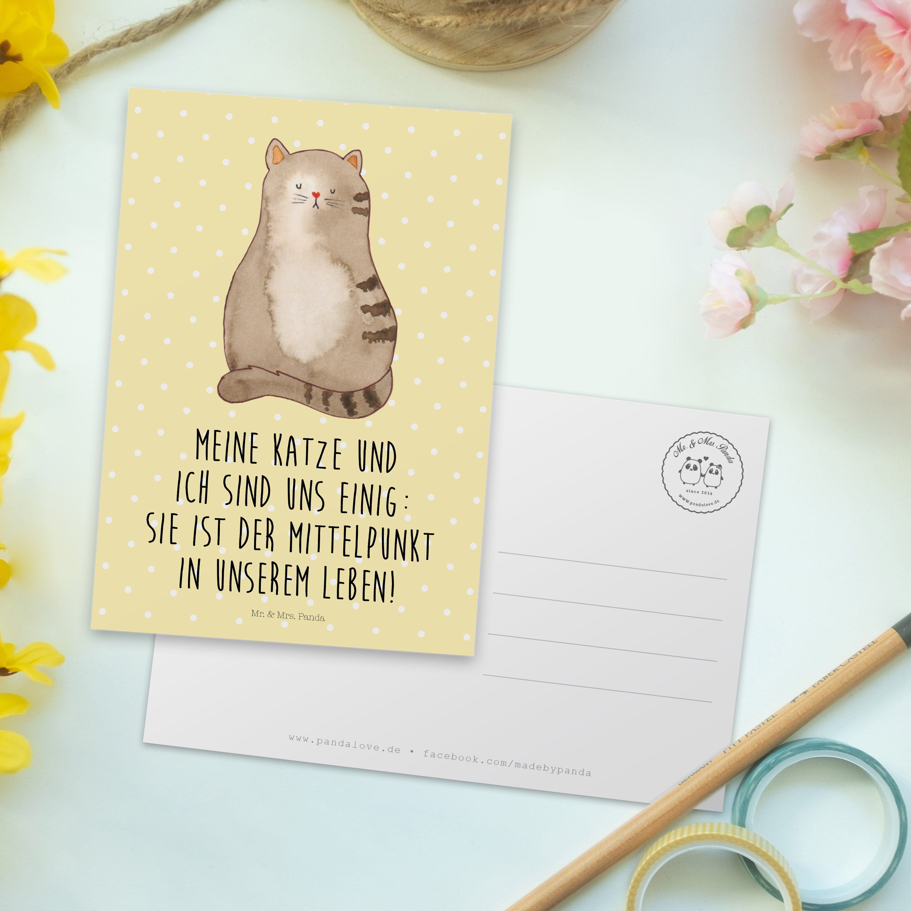 Geschenk, - Mrs. G & Panda Postkarte Dankeskarte, Mr. Pastell sitzend - Katze Gelb Katzenhalter,