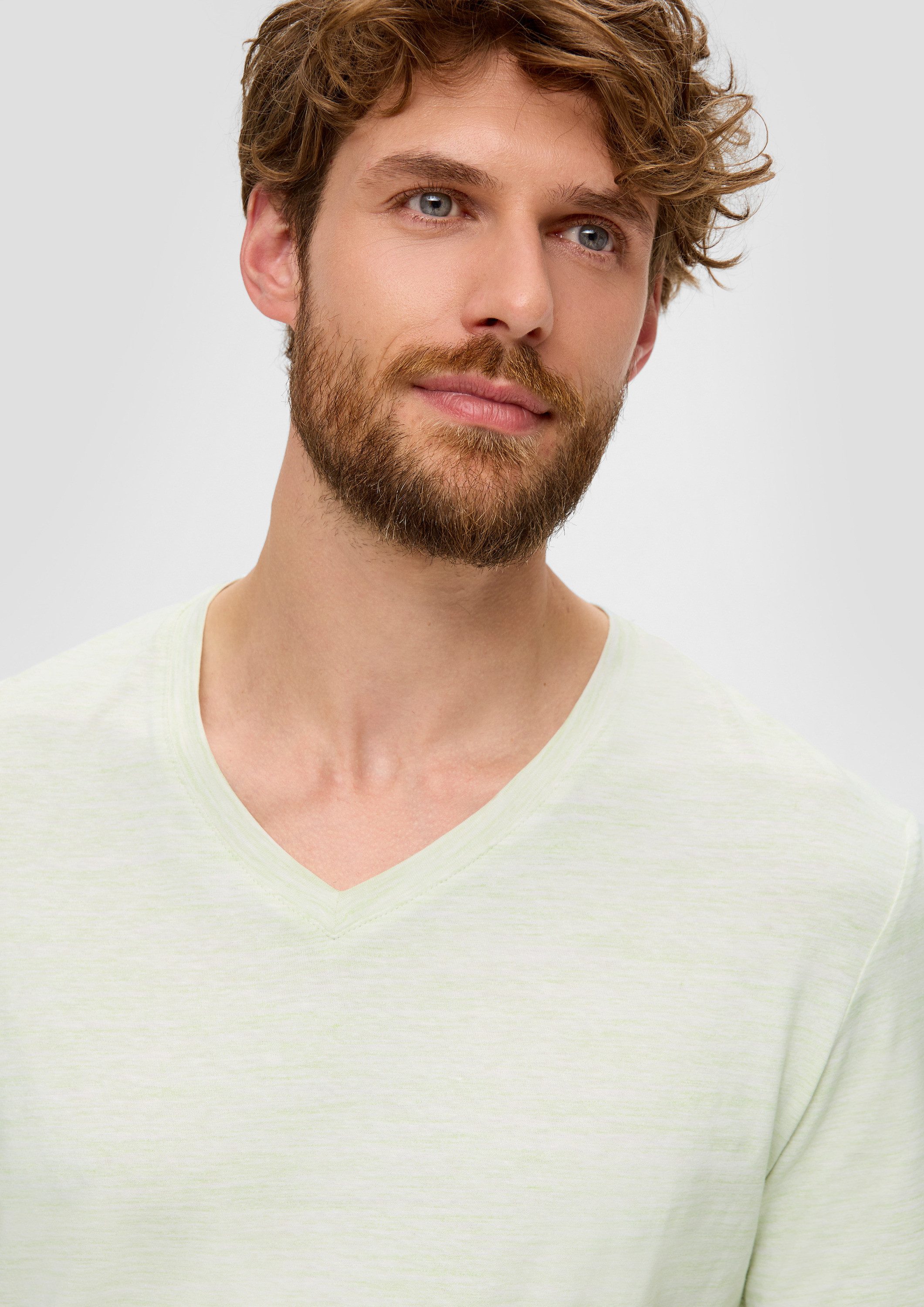 s.Oliver Kurzarmshirt T-Shirt Meliertes T-Shirt mit V-Ausschnitt