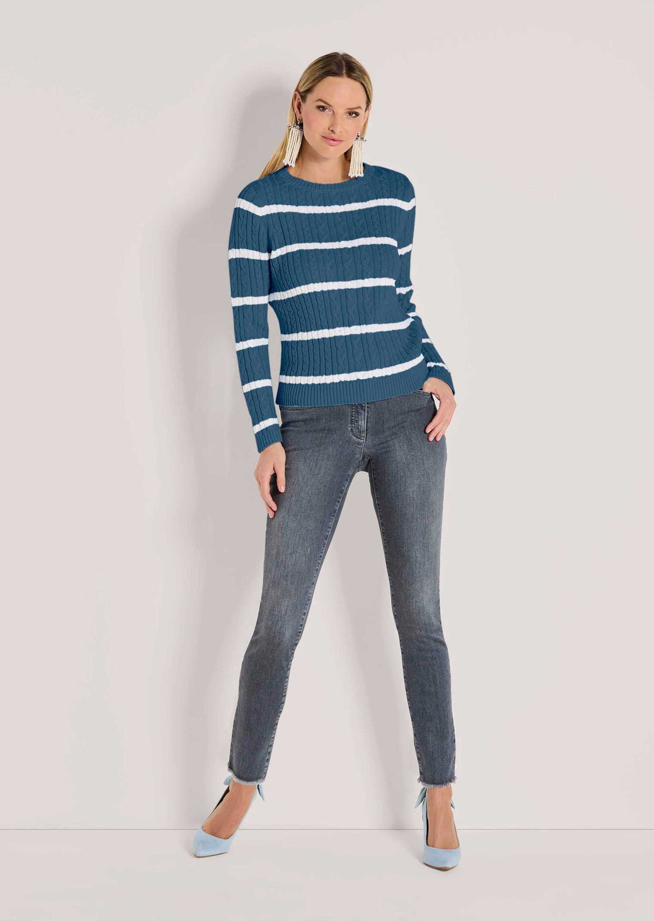 MADELEINE Strickpullover Moderner Baumwollpullover mit Zopfmuster und Ringel-Design Kurz geschnittener Herbstpullover mit Rundhals und Langarm