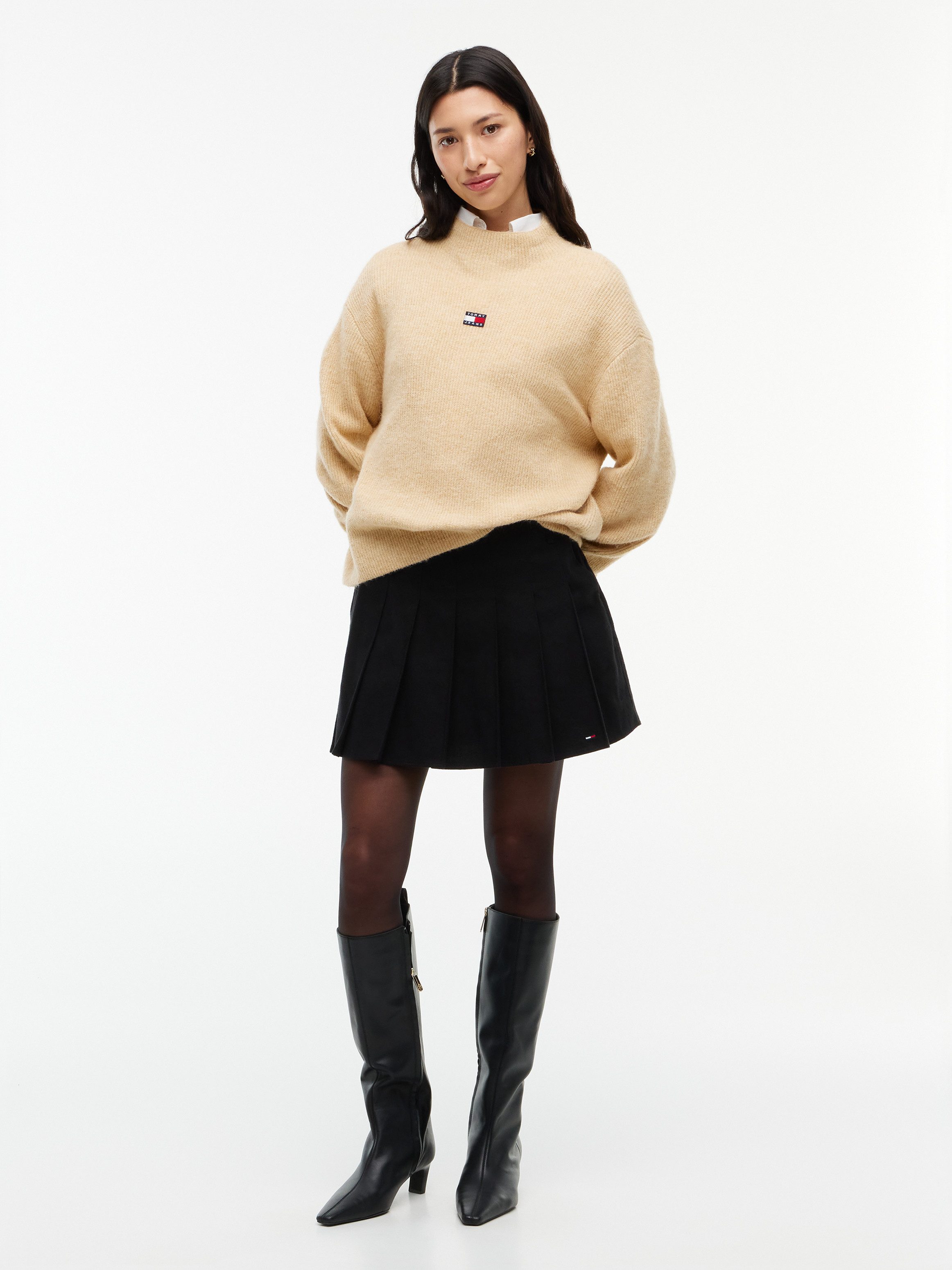 Tommy Jeans Stehkragenpullover TJW MOCKNECK BADGE SWEATER EXT Materialmix mit Alpaka – Bild 4 von 5