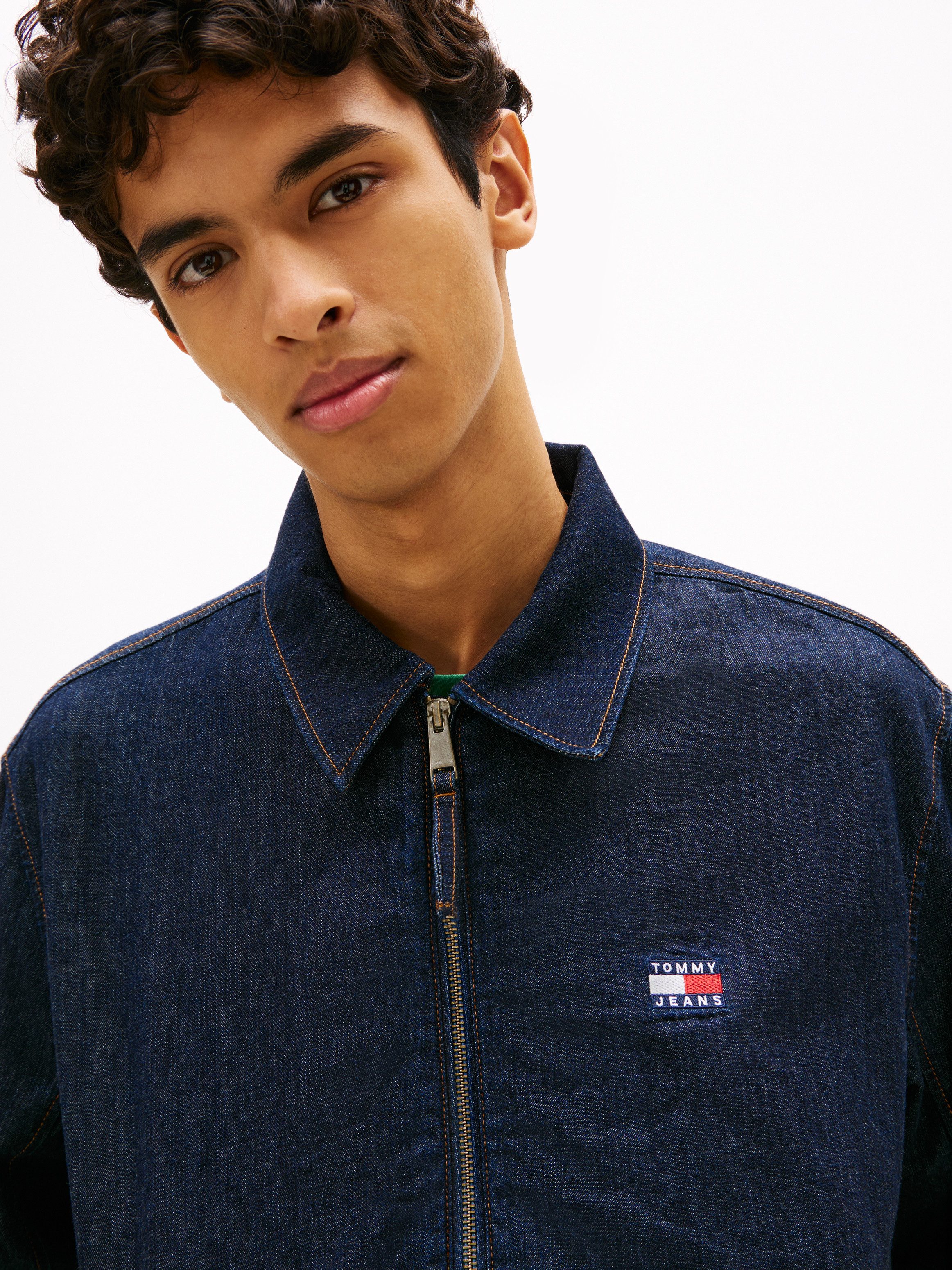 Tommy Jeans Jeansjacke CHAMBRAY HARRINGTON Regular fit mit Klappentaschen