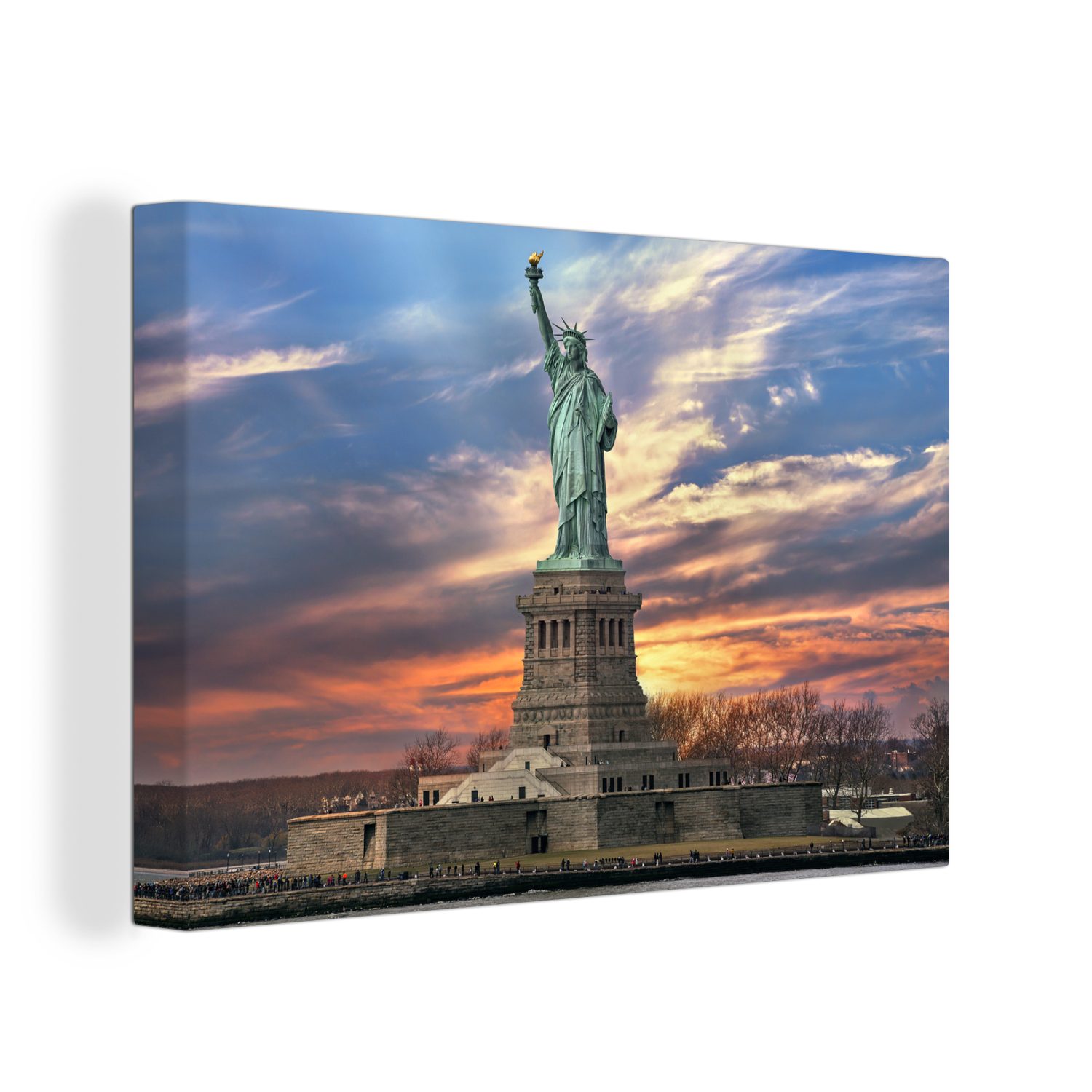 Leinwandbilder, in New der cm Wanddeko, 30x20 York bei Leinwandbild Freiheitsstatue OneMillionCanvasses® von Aufhängefertig, Wandbild St), in USA, Nähe Sonnenaufgang den (1