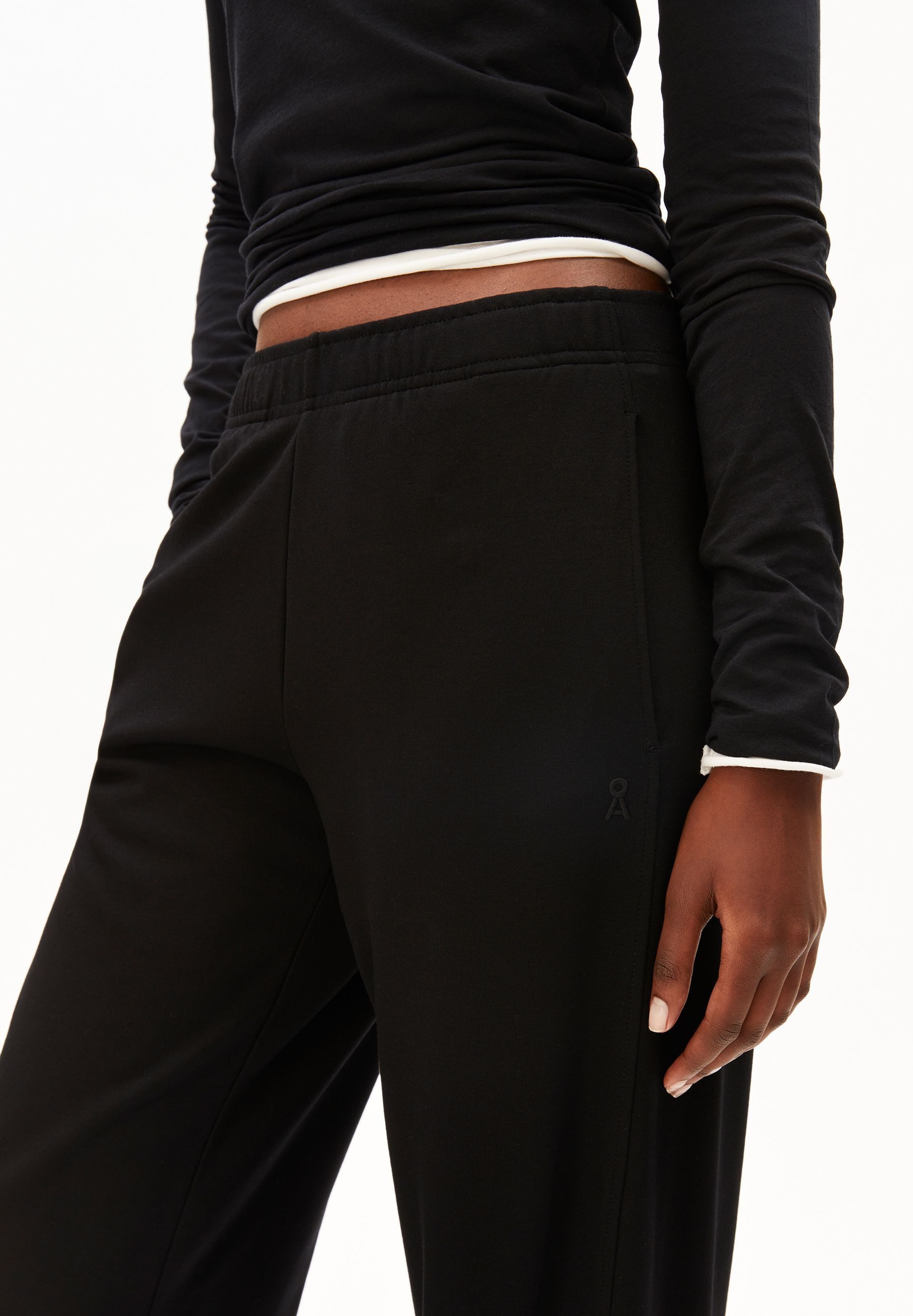 Armedangels Jerseyhose JERSEY BARREL (Mid waist, Regular Fit) Hose aus LENZING™ ECOVERO™ Viskose Mix