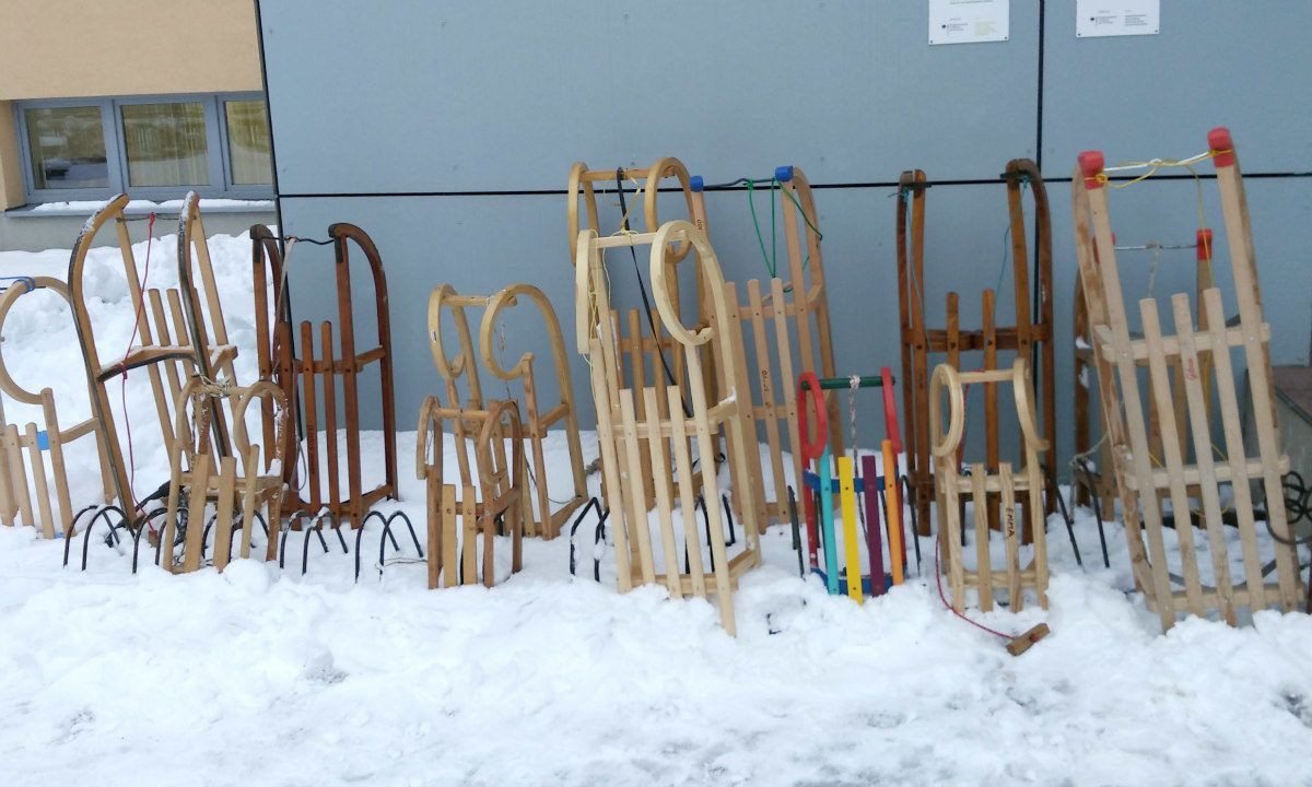 COLINT Hornschlitten Hörner Holzrodelrodel, 100, 110 & 120 cm (3 Teile, 3-tlg., 3-teilig, Schlitten, Schiebelehne, Zugseil), stabile Ausführung durch 3 Bockstützen